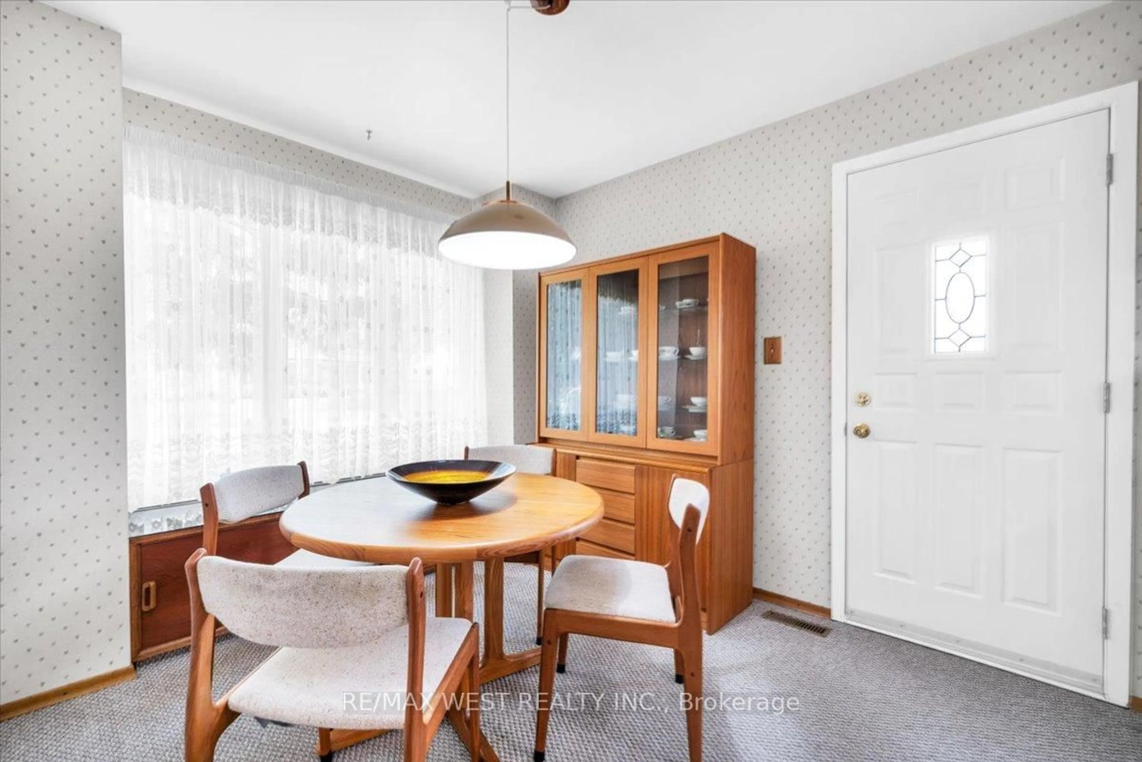 Dining room, unknown for 3273 Candela Dr, Mississauga Ontario L5A 2V1