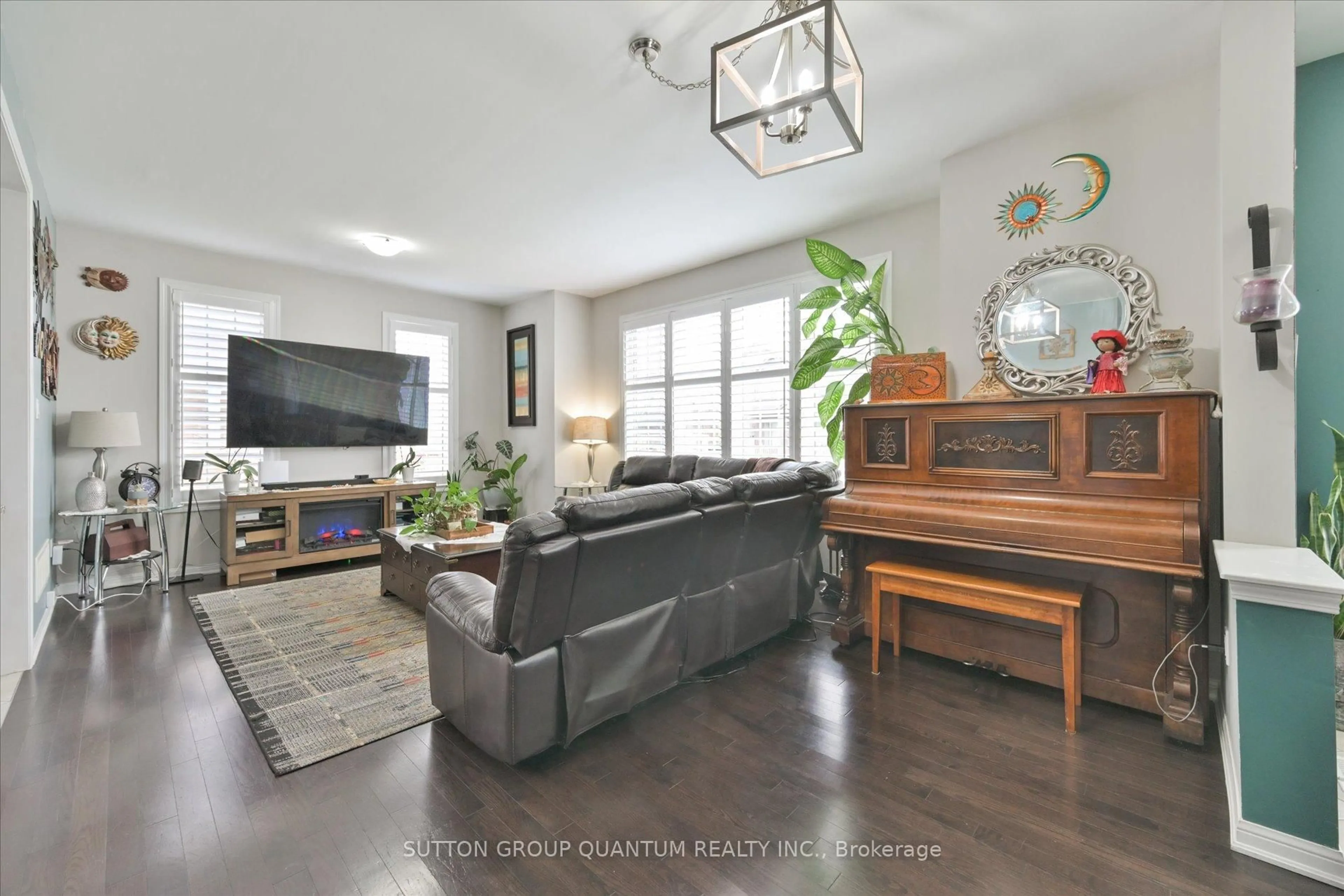 Living room with furniture, unknown for 476 Leiterman Dr, Milton Ontario L9T 8H1