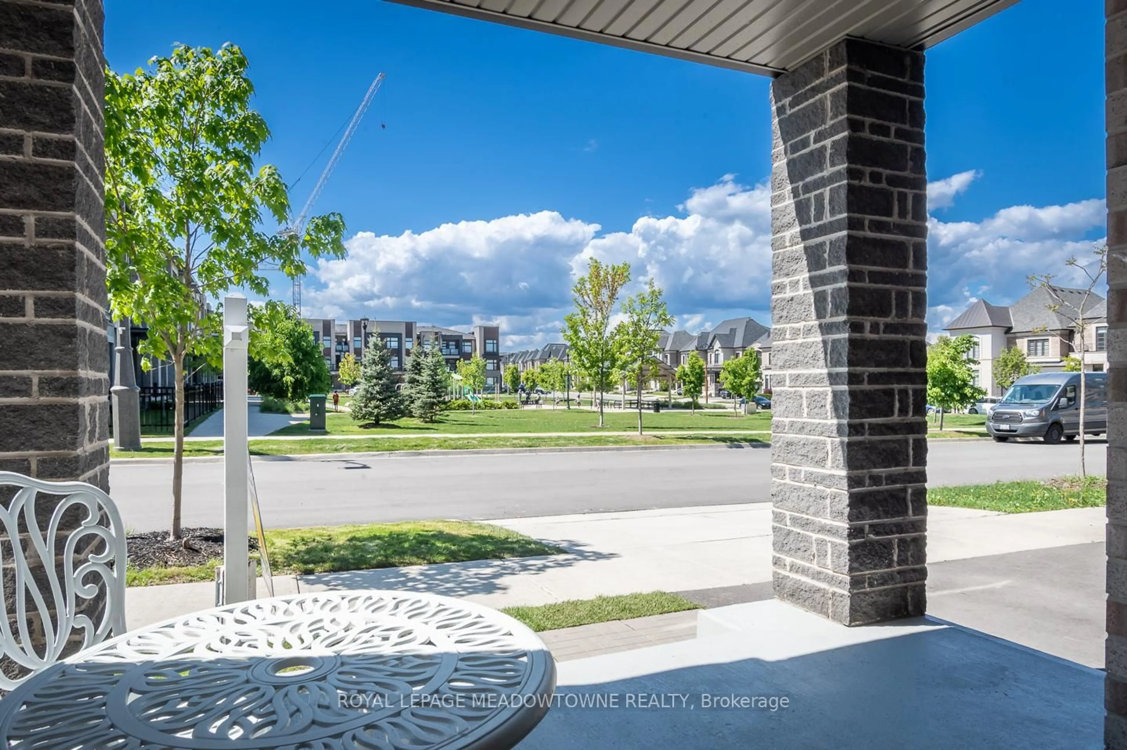 Patio, unknown for 2476 Badger Cres, Oakville Ontario L6M 5M1
