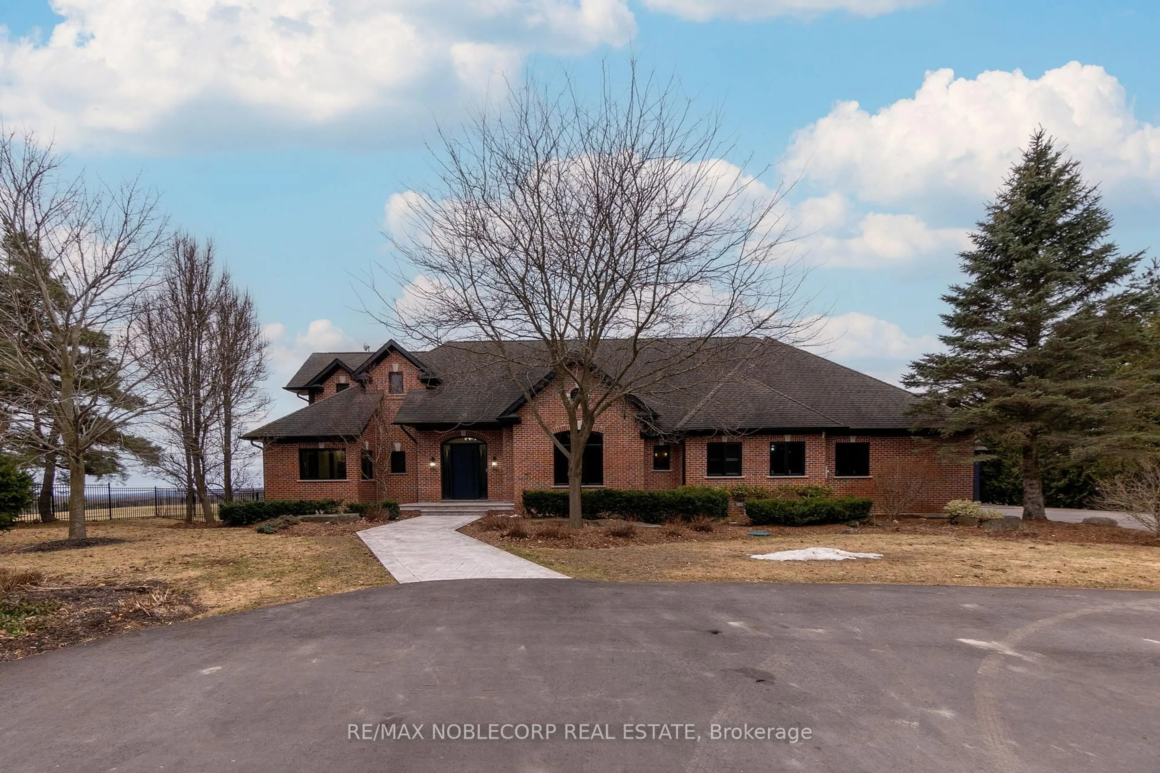 Home with brick exterior material, unknown for 17088 Horseshoe Hill Rd, Caledon Ontario L7C 2N6