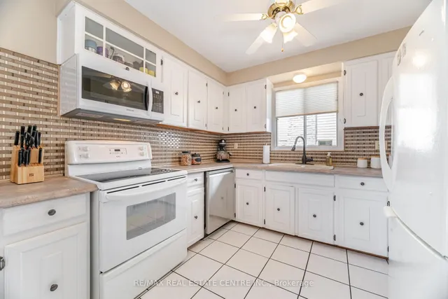 Additional image 12 of 583 Moorelands Cres
