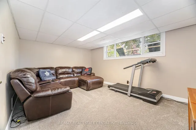 Additional image 30 of 583 Moorelands Cres