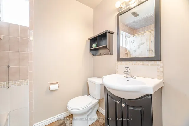Additional image 31 of 583 Moorelands Cres