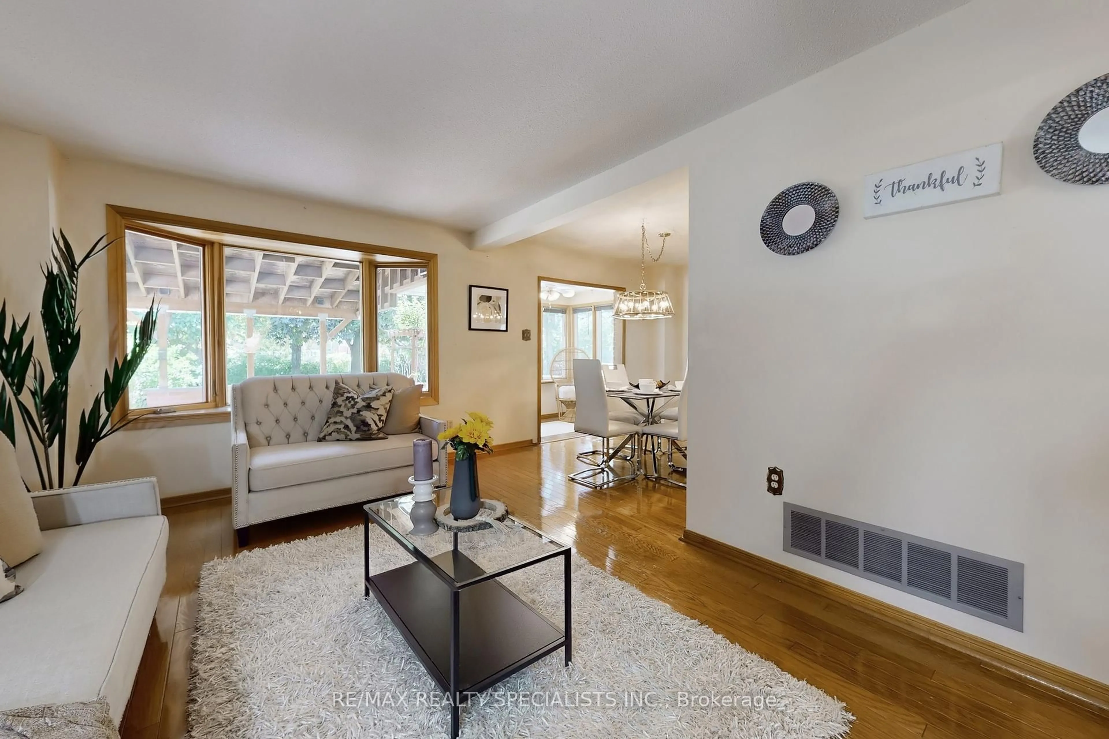 Living room with furniture, unknown for 34 Schubert Cres, Brampton Ontario L6Y 2R1