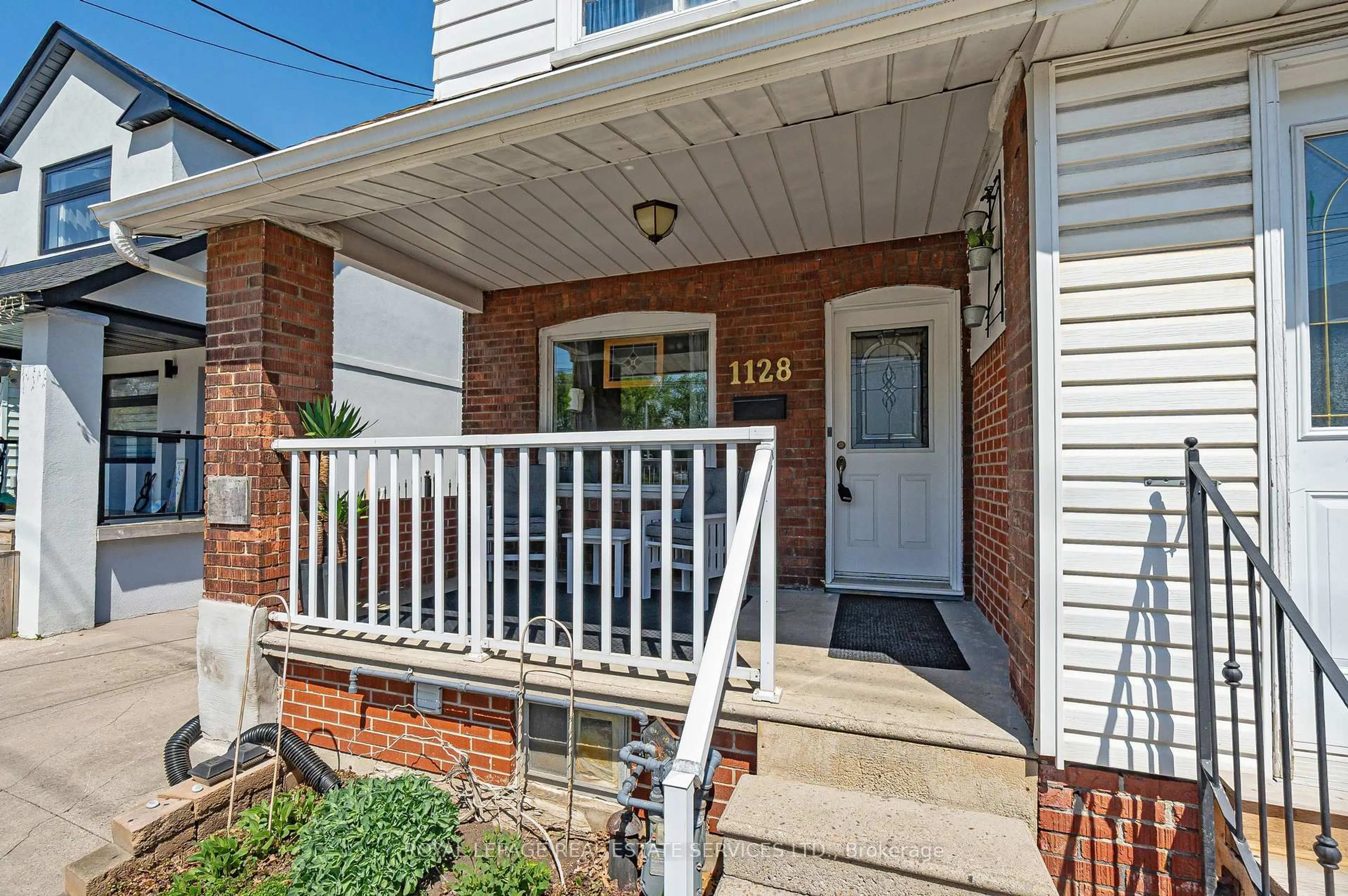 Unknown for 1128 Roselawn Ave, Toronto Ontario M6B 1C4