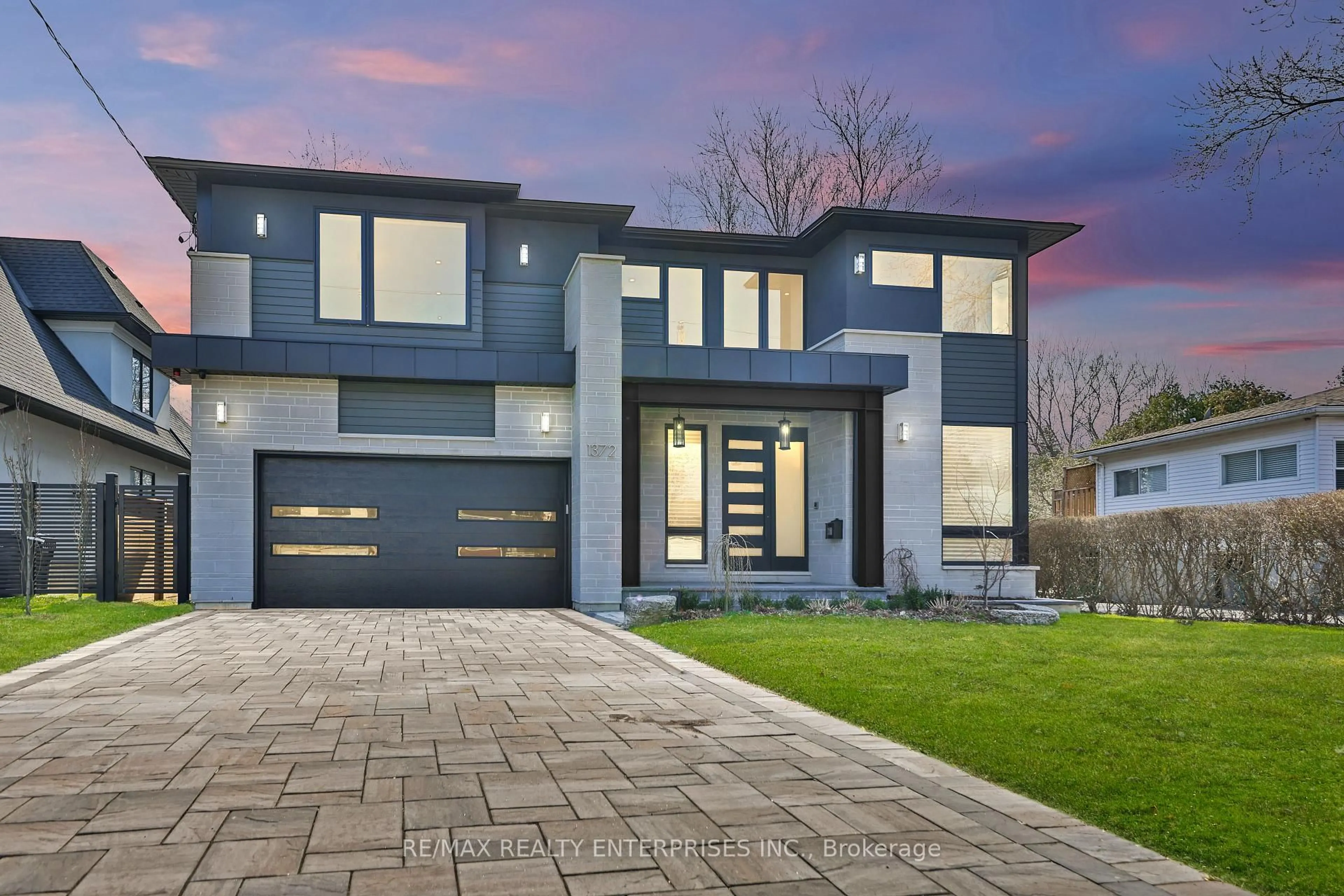 Home with brick exterior material, street for 1372 Kenmuir Ave, Mississauga Ontario L5G 4B4