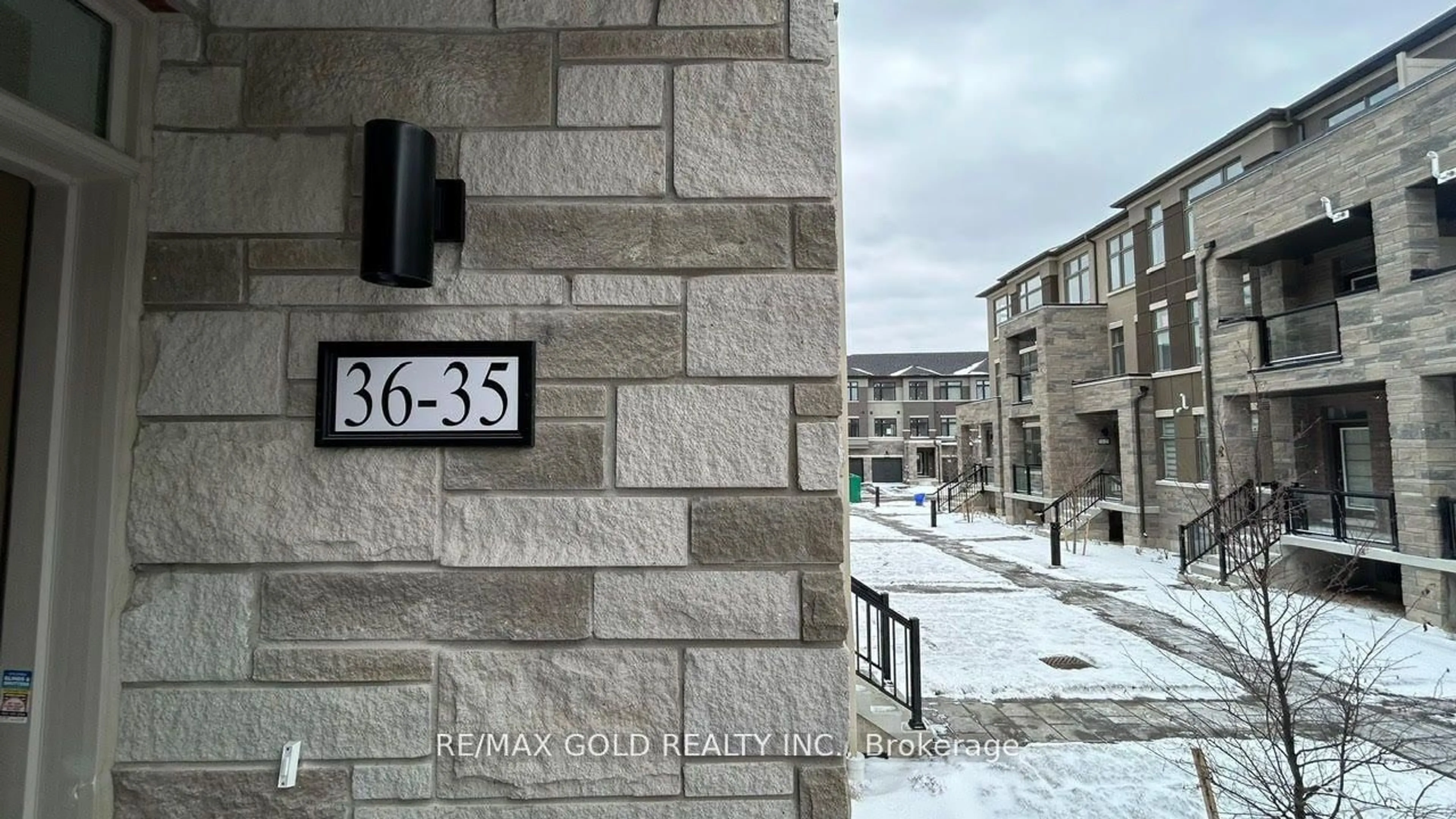 Unknown for 35 Fieldridge Cres #36, Brampton Ontario L6R 4G6