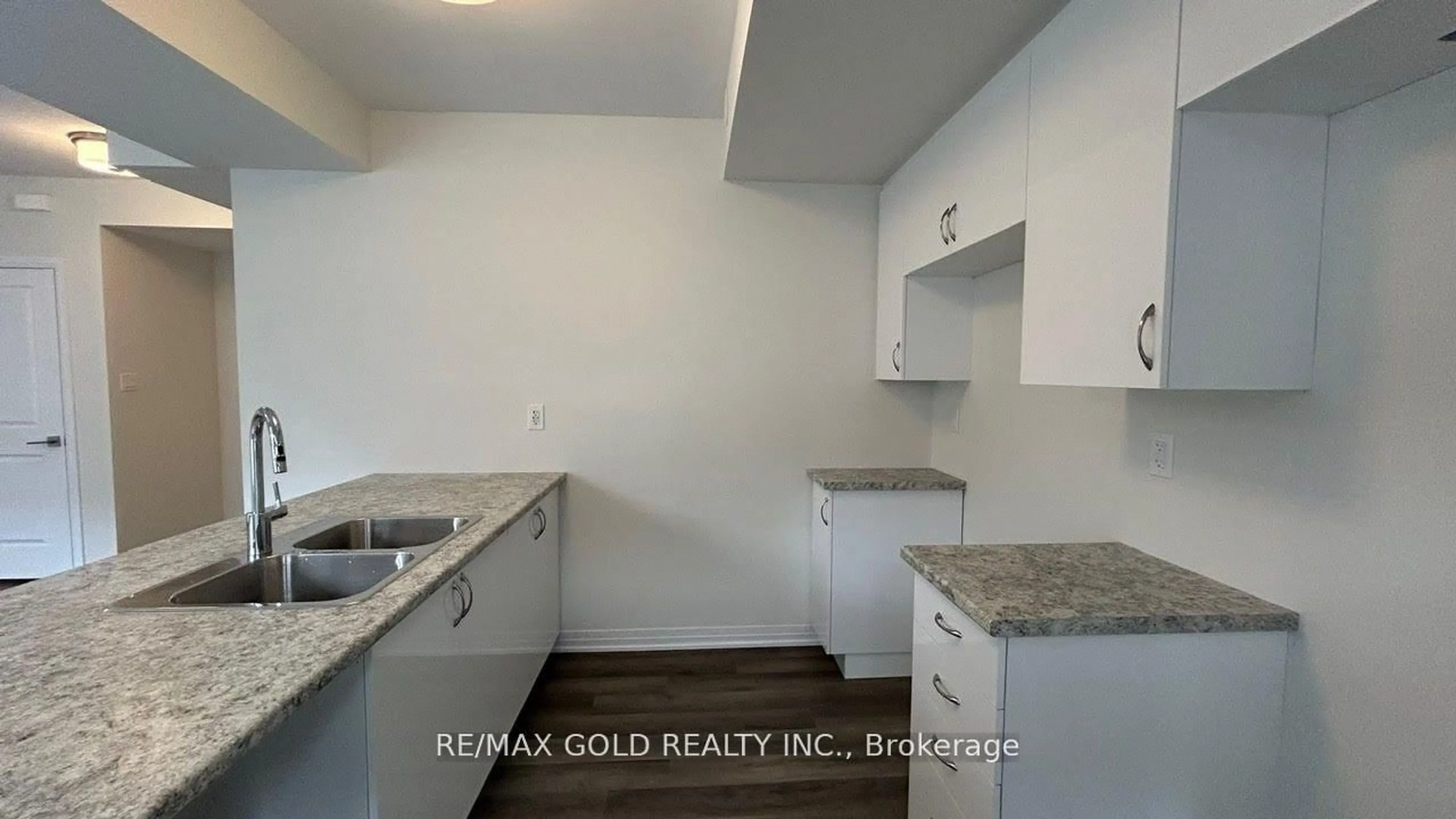 Standard kitchen, unknown for 35 Fieldridge Cres #36, Brampton Ontario L6R 4G6