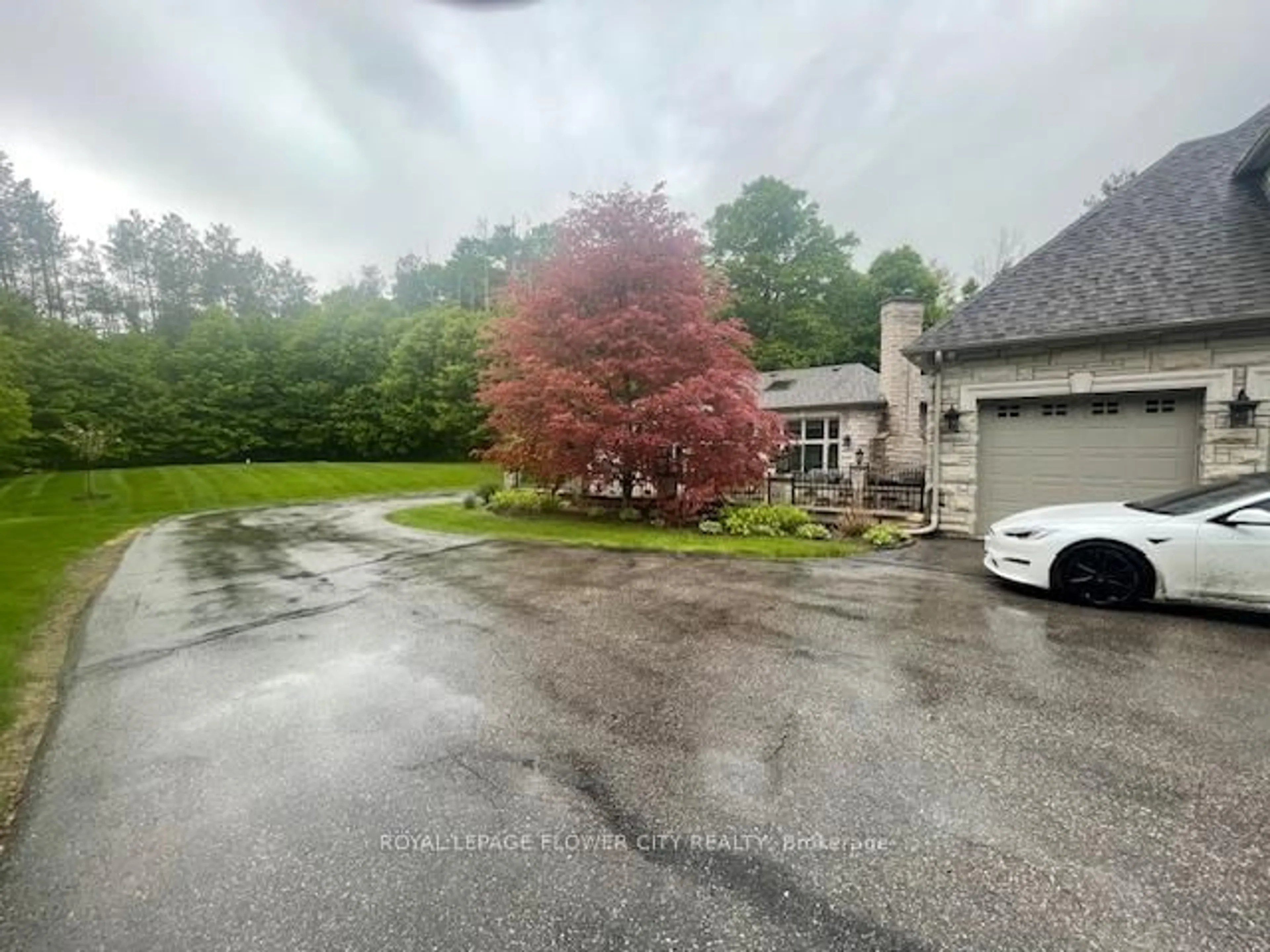 A pic from outside/outdoor area/front of a property/back of a property/a pic from drone, unknown for 52 McGuire Tr, Caledon Ontario L7E 0E3