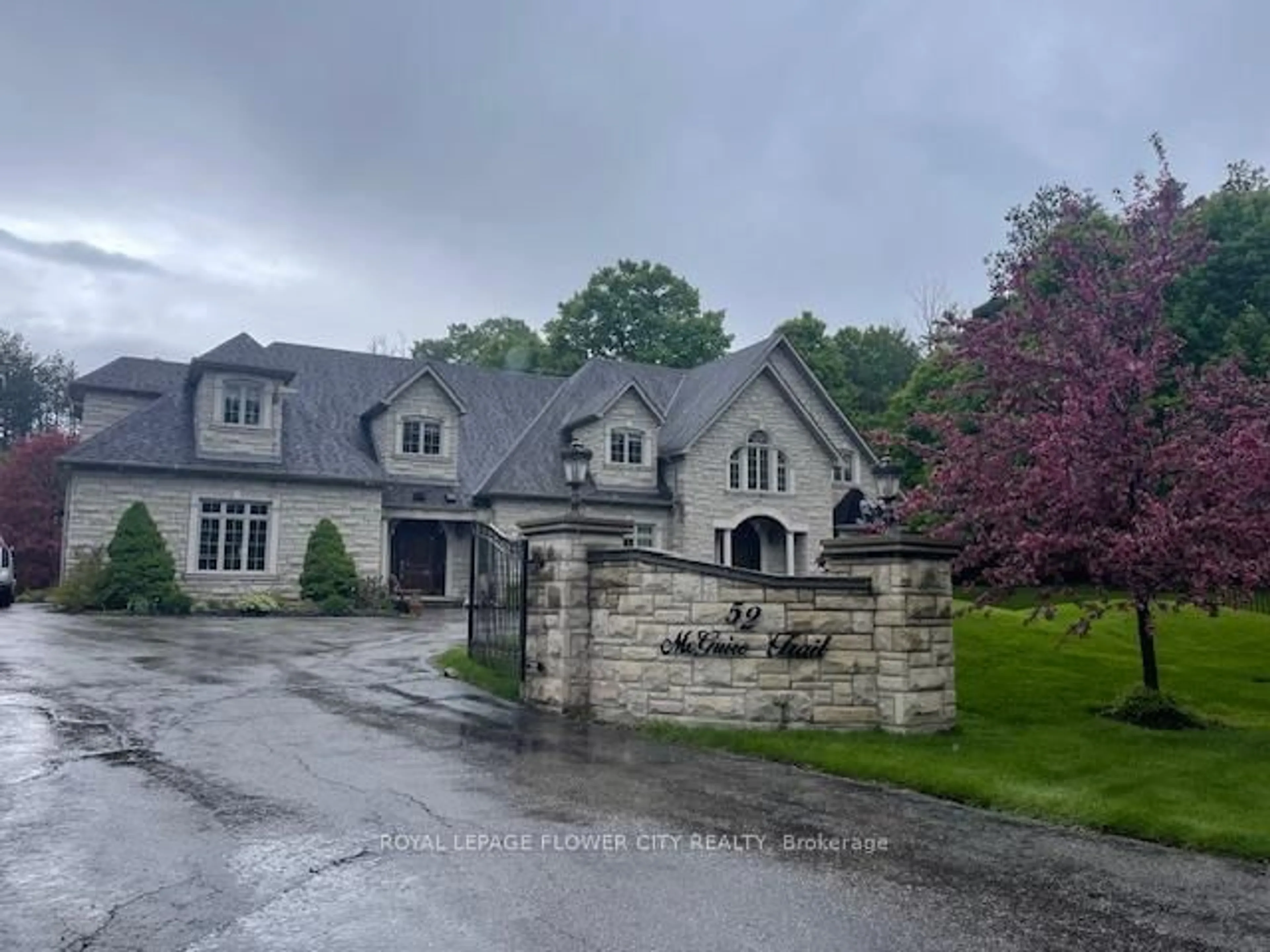 A pic from outside/outdoor area/front of a property/back of a property/a pic from drone, street for 52 McGuire Tr, Caledon Ontario L7E 0E3