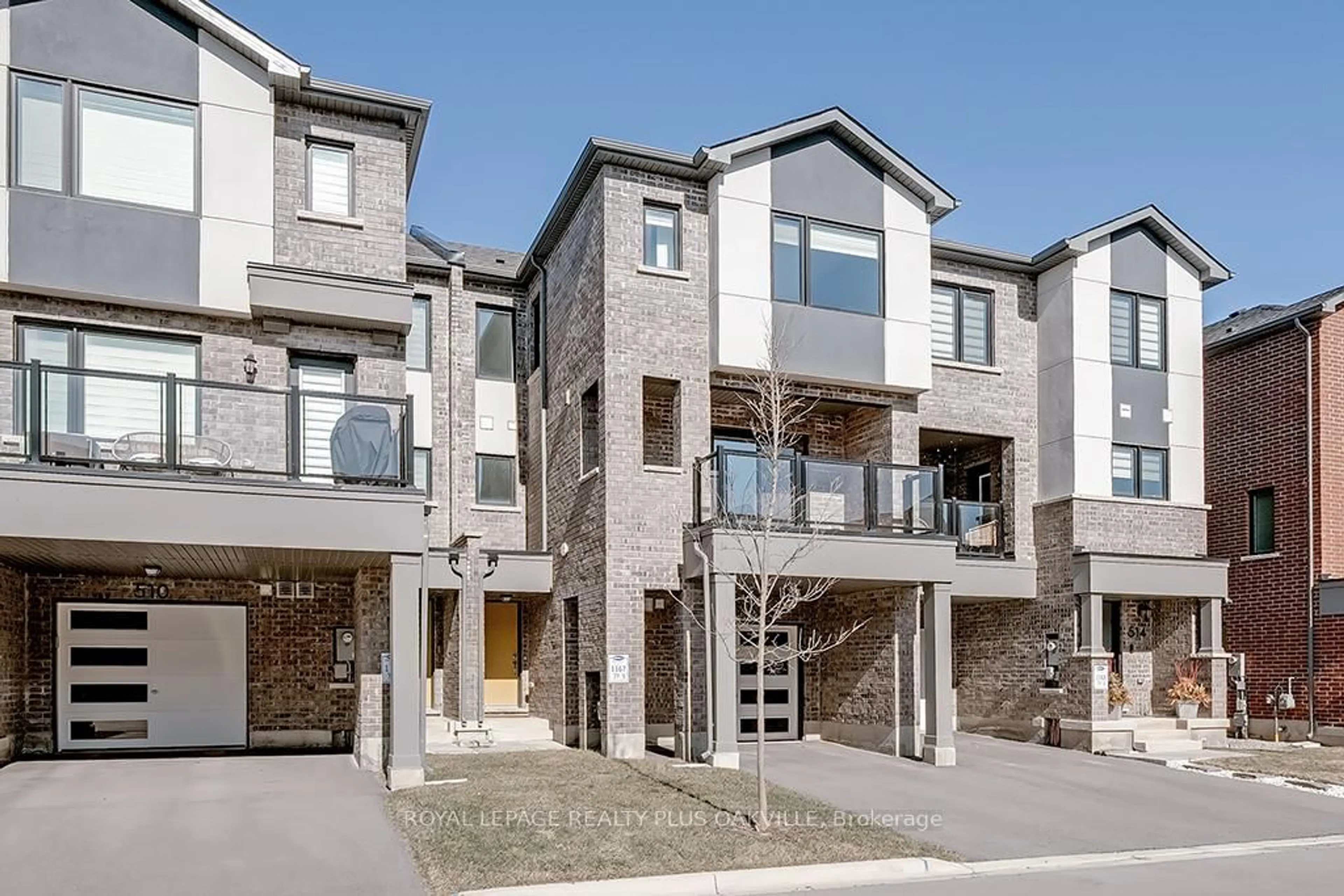 Home with brick exterior material, street for 512 Bellflower Crt, Milton Ontario L9E 1W4