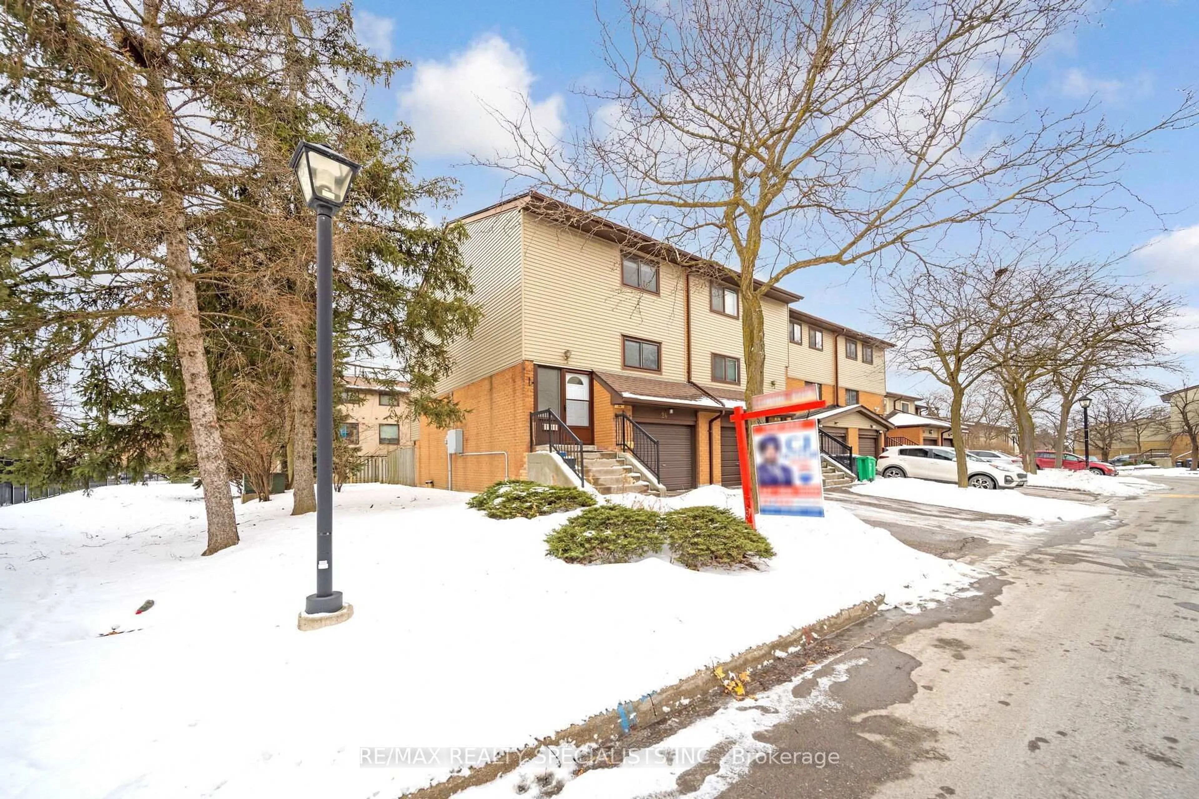 Unknown for 24 Carleton Pl, Brampton Ontario L6T 3Z4