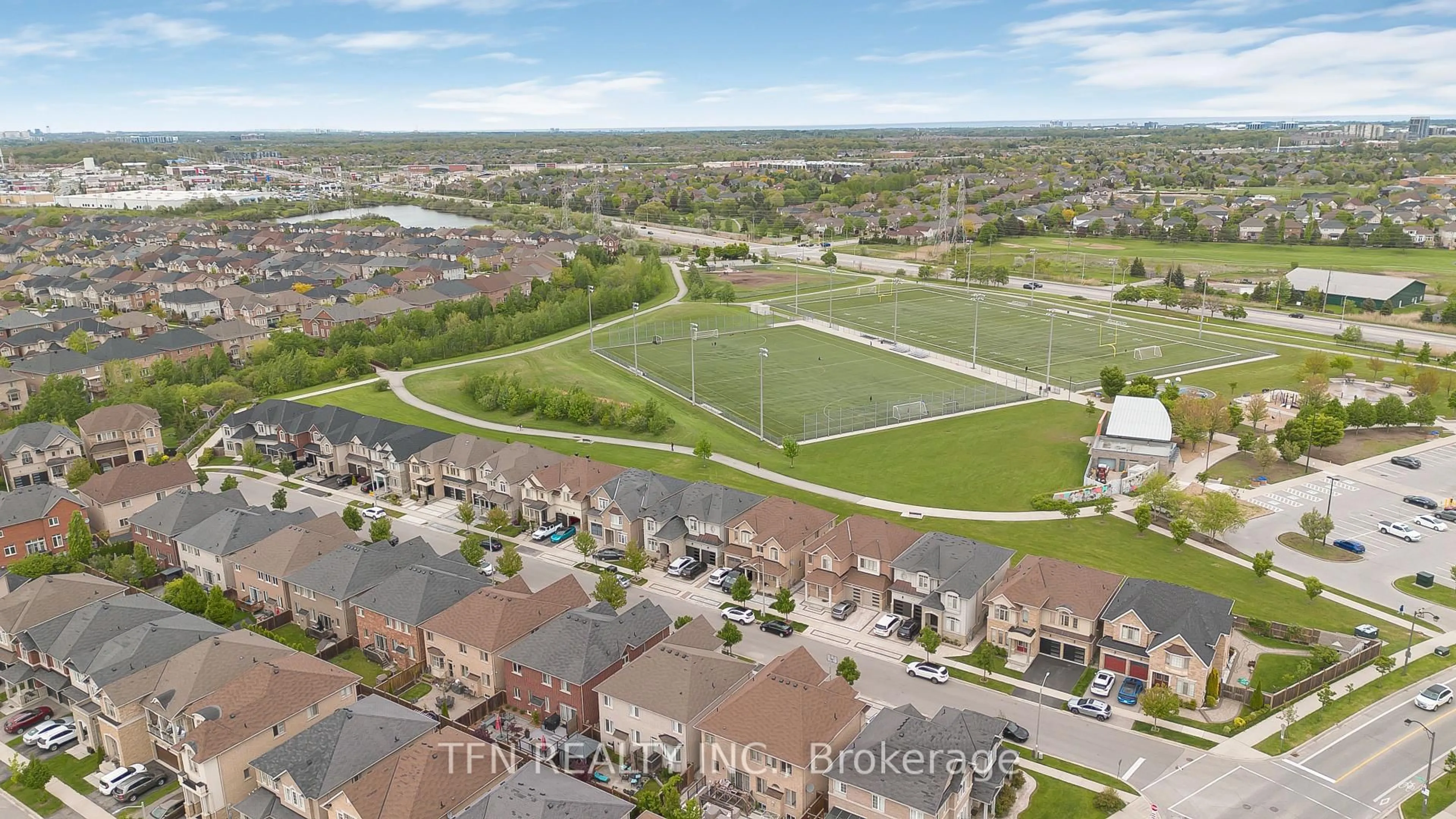 A pic from outside/outdoor area/front of a property/back of a property/a pic from drone, unknown for 3117 Velebit Park Blvd, Burlington Ontario L7M 0M1