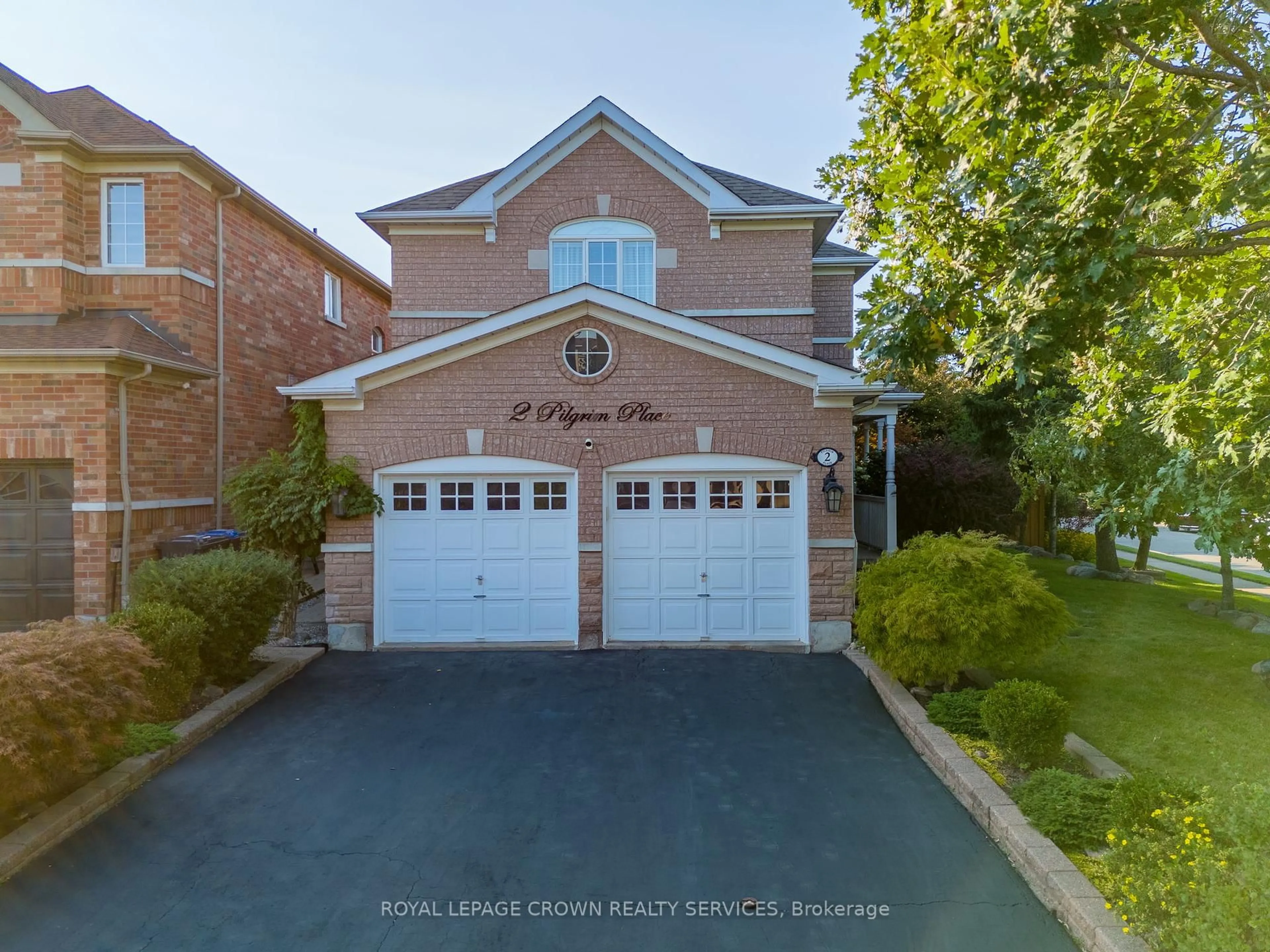 Home with brick exterior material, street for 2 Pilgrim Pl, Brampton Ontario L6X 4X9