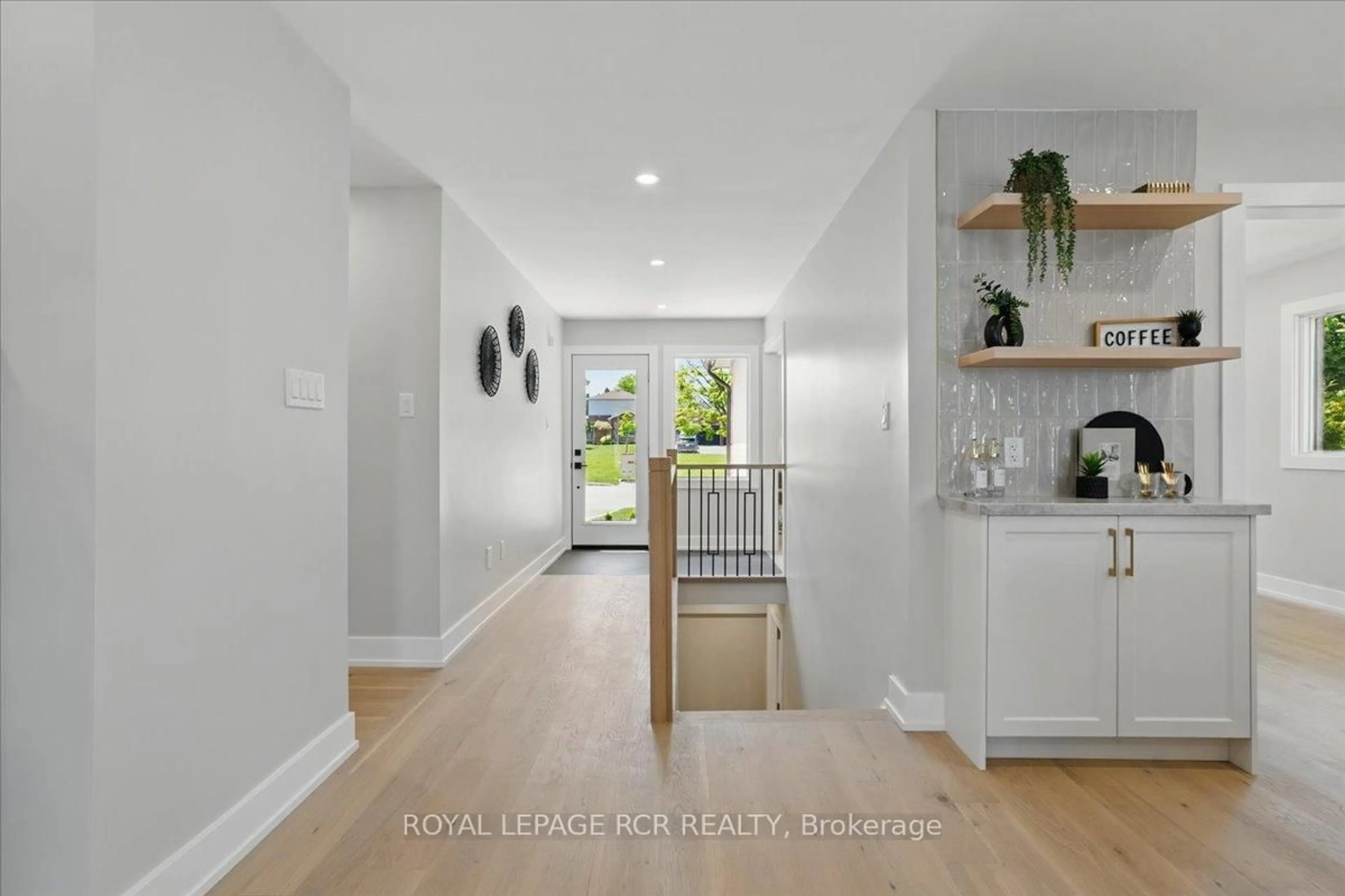 Indoor entryway for 200 Jull Crt, Orangeville Ontario L9W 4M8