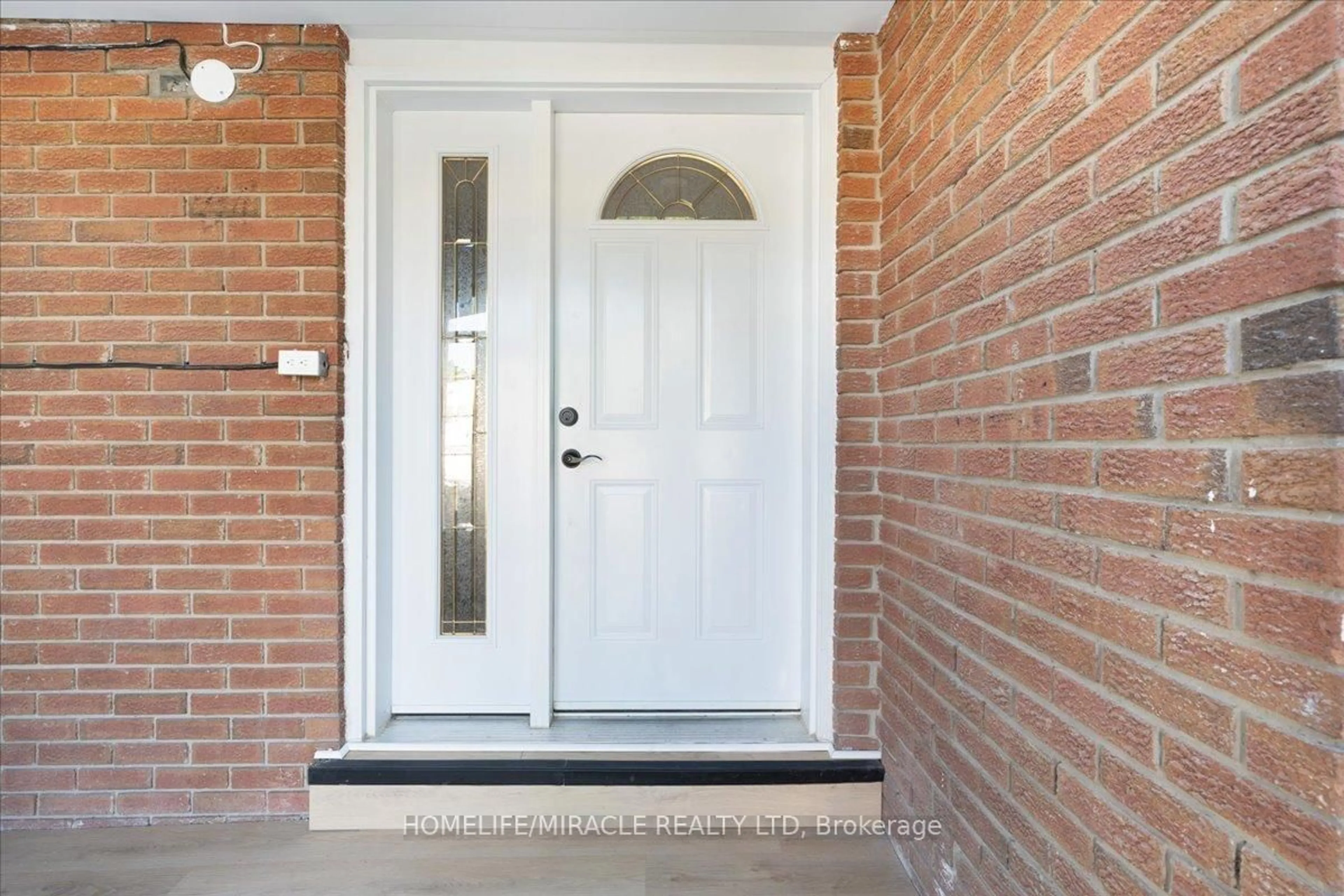 Indoor entryway for 41 Horne Dr, Brampton Ontario L6V 2V2