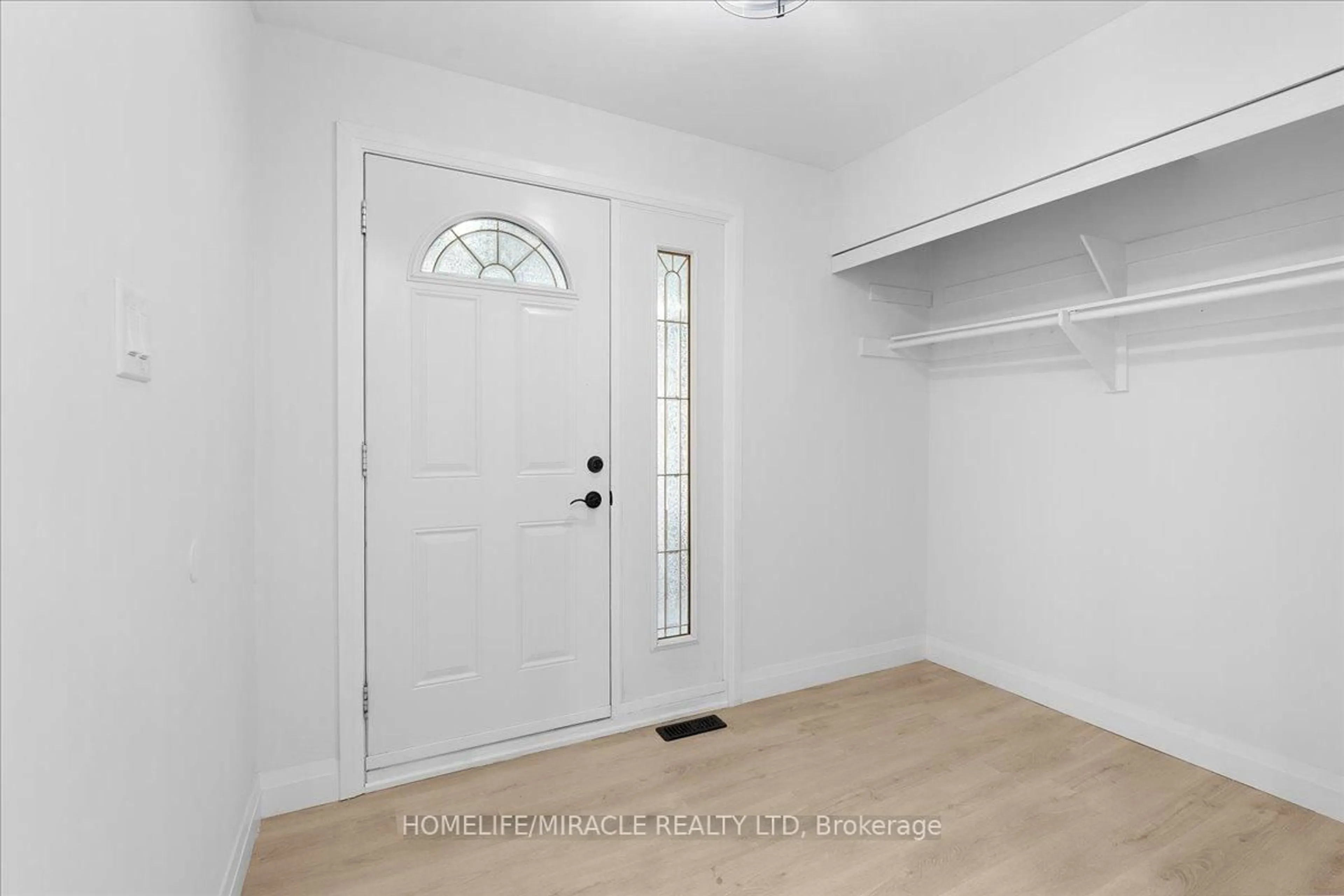 Indoor entryway for 41 Horne Dr, Brampton Ontario L6V 2V2