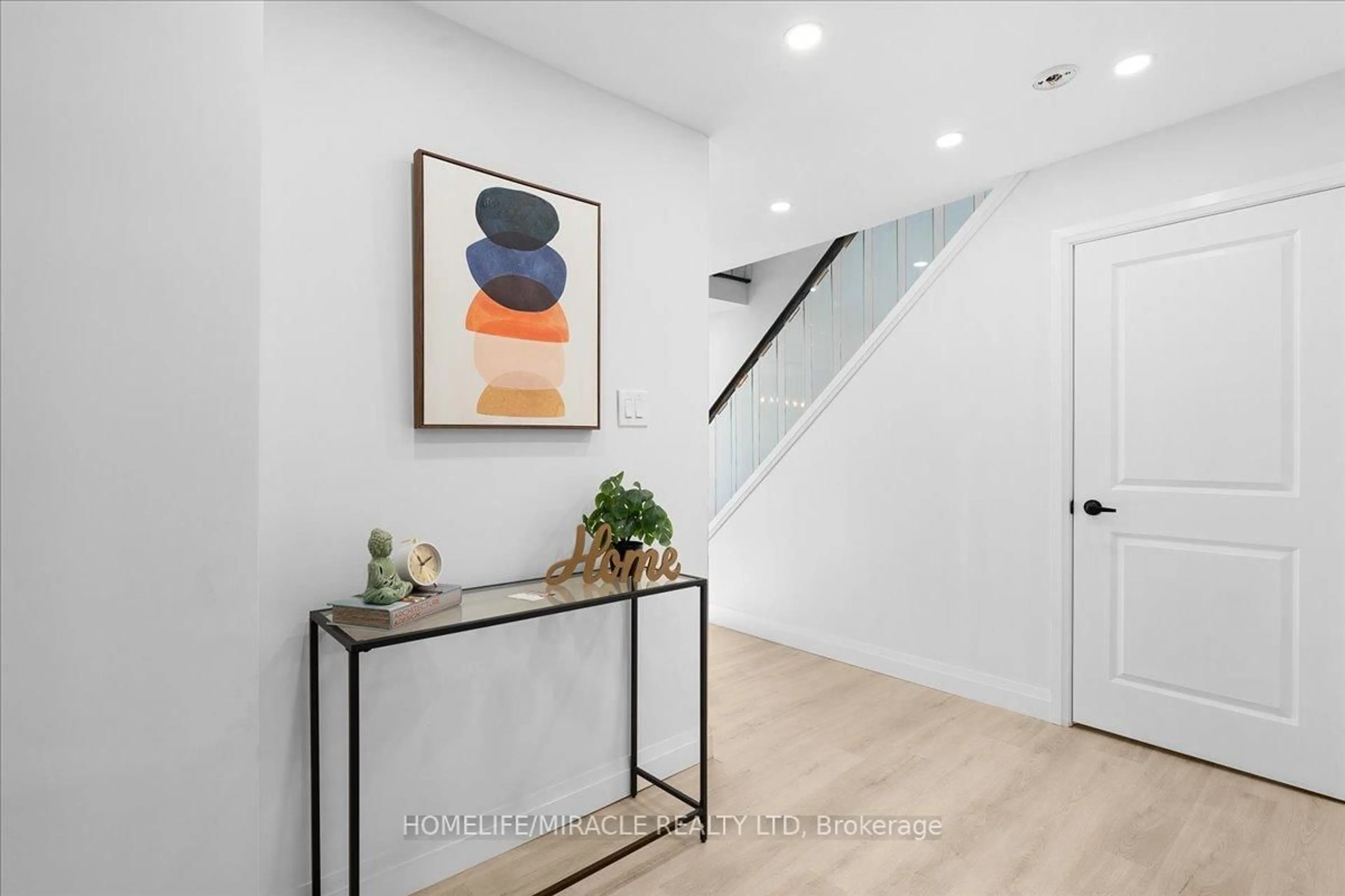 Indoor entryway for 41 Horne Dr, Brampton Ontario L6V 2V2