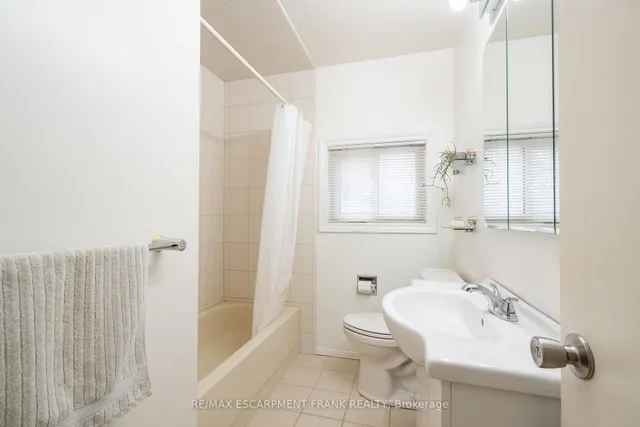 Additional property image - 1293 Dunbar Rd