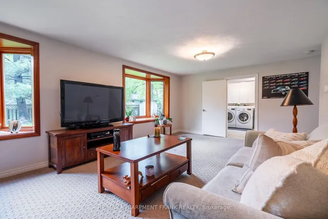 Additional property image - 1293 Dunbar Rd