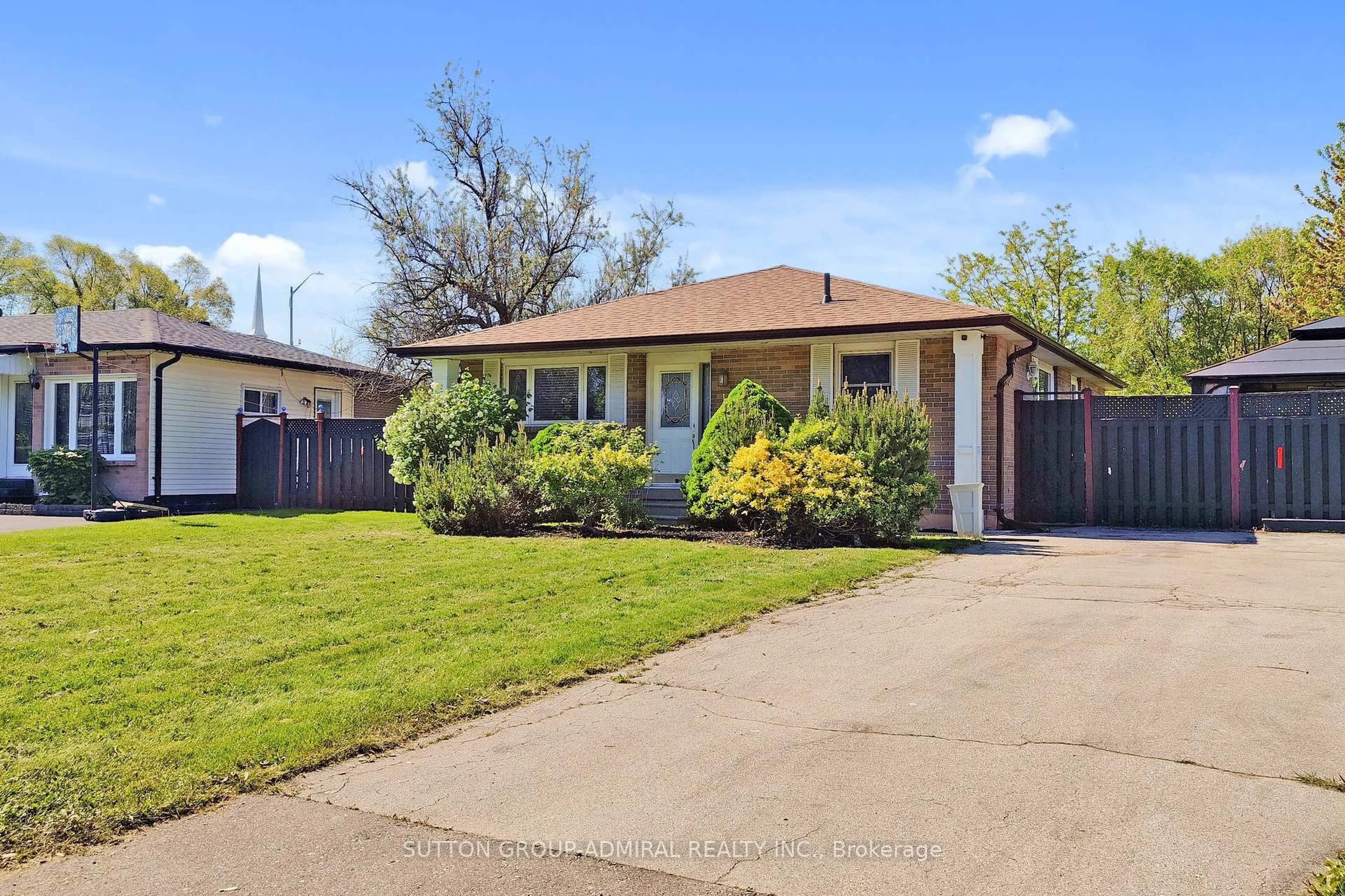 Unknown for 12 Flavian Cres, Brampton Ontario L6T 3P3