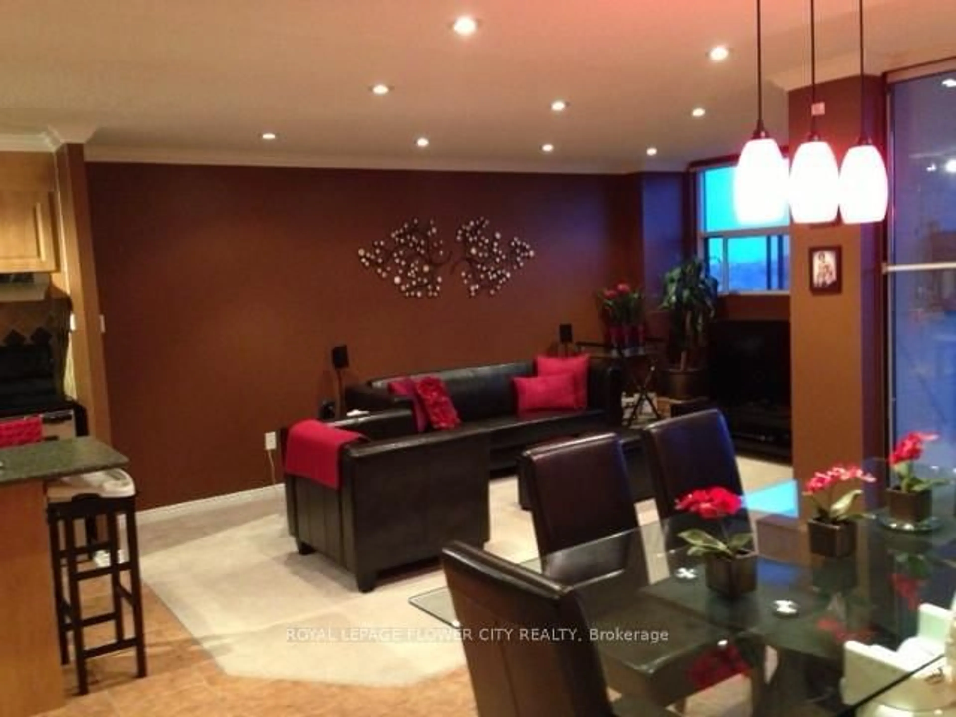 Dining room, wood/laminate floor for 2900 Battleford Rd #1602, Mississauga Ontario L5N 2V9