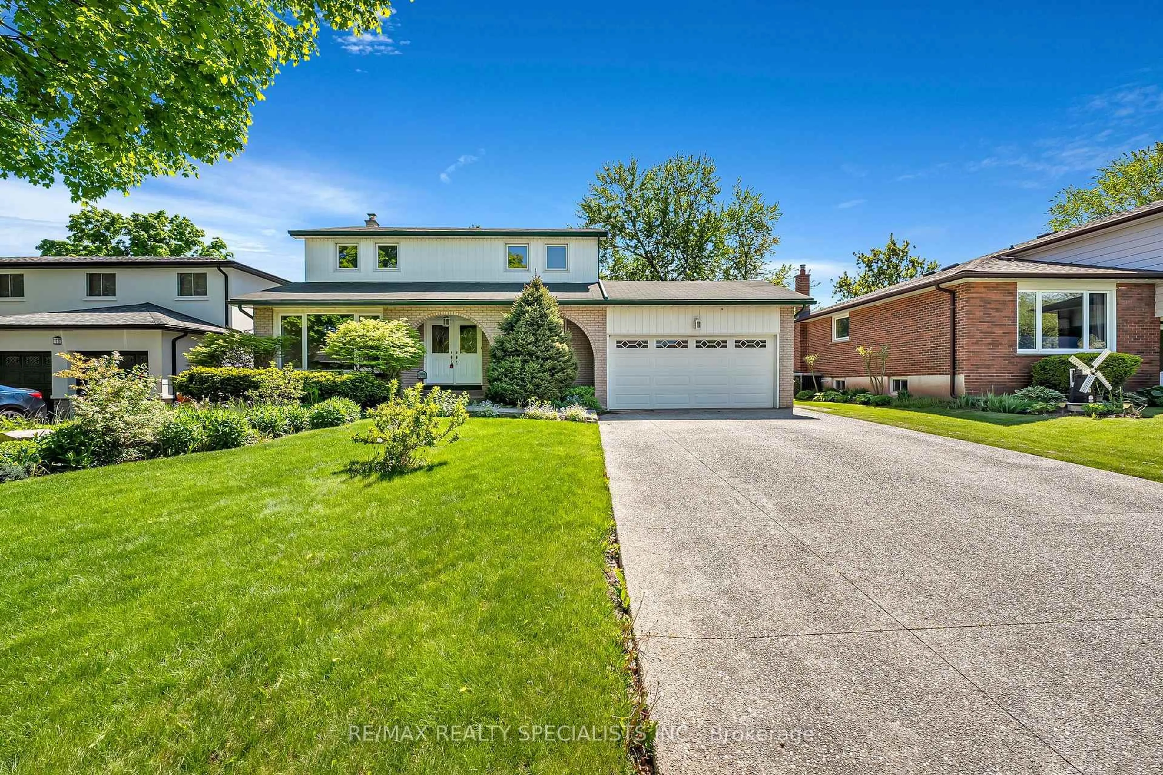 Unknown for 2488 Waterford St, Oakville Ontario L6L 5E6