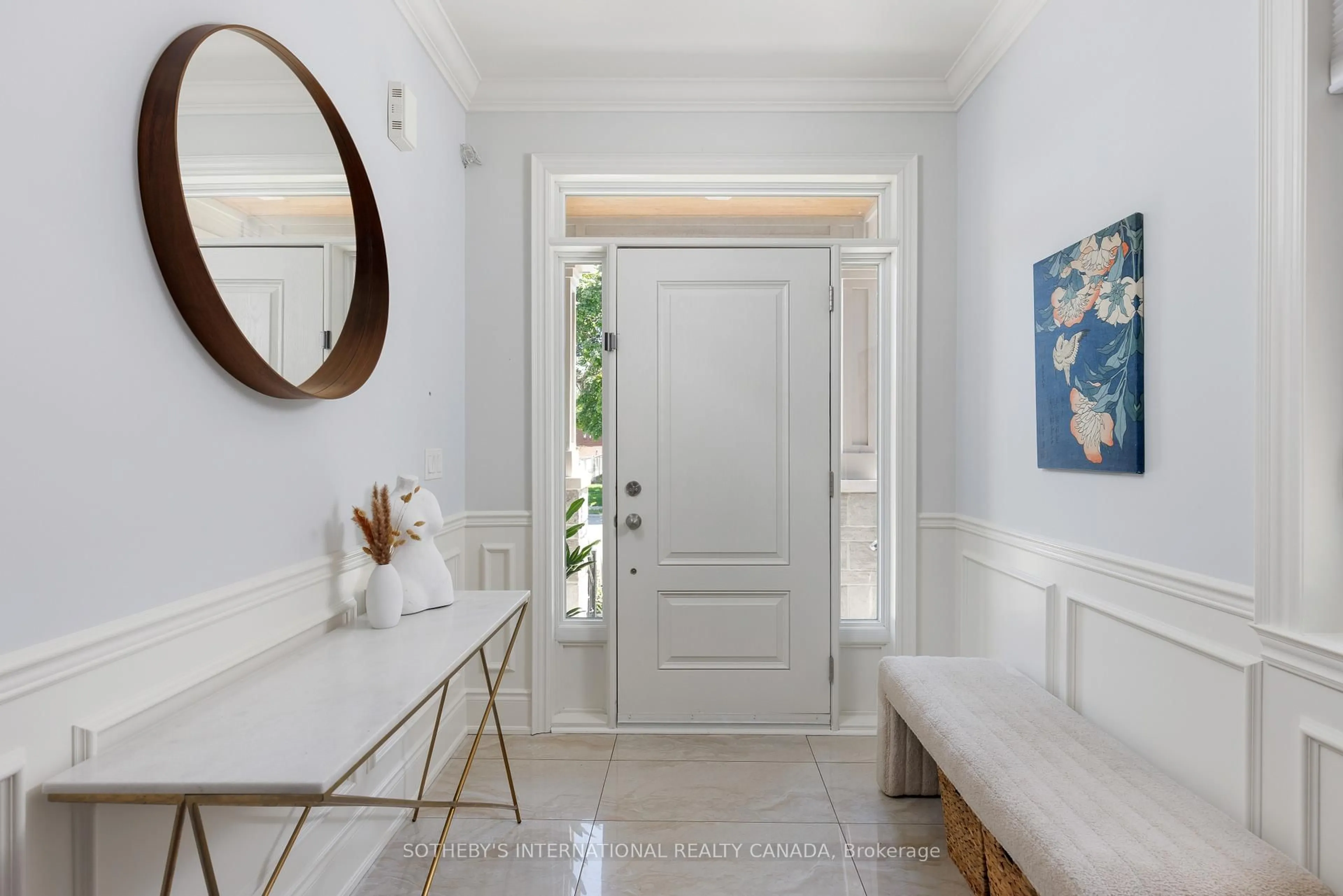 Indoor entryway for 50B Laburnham Ave, Toronto Ontario M8W 1S7