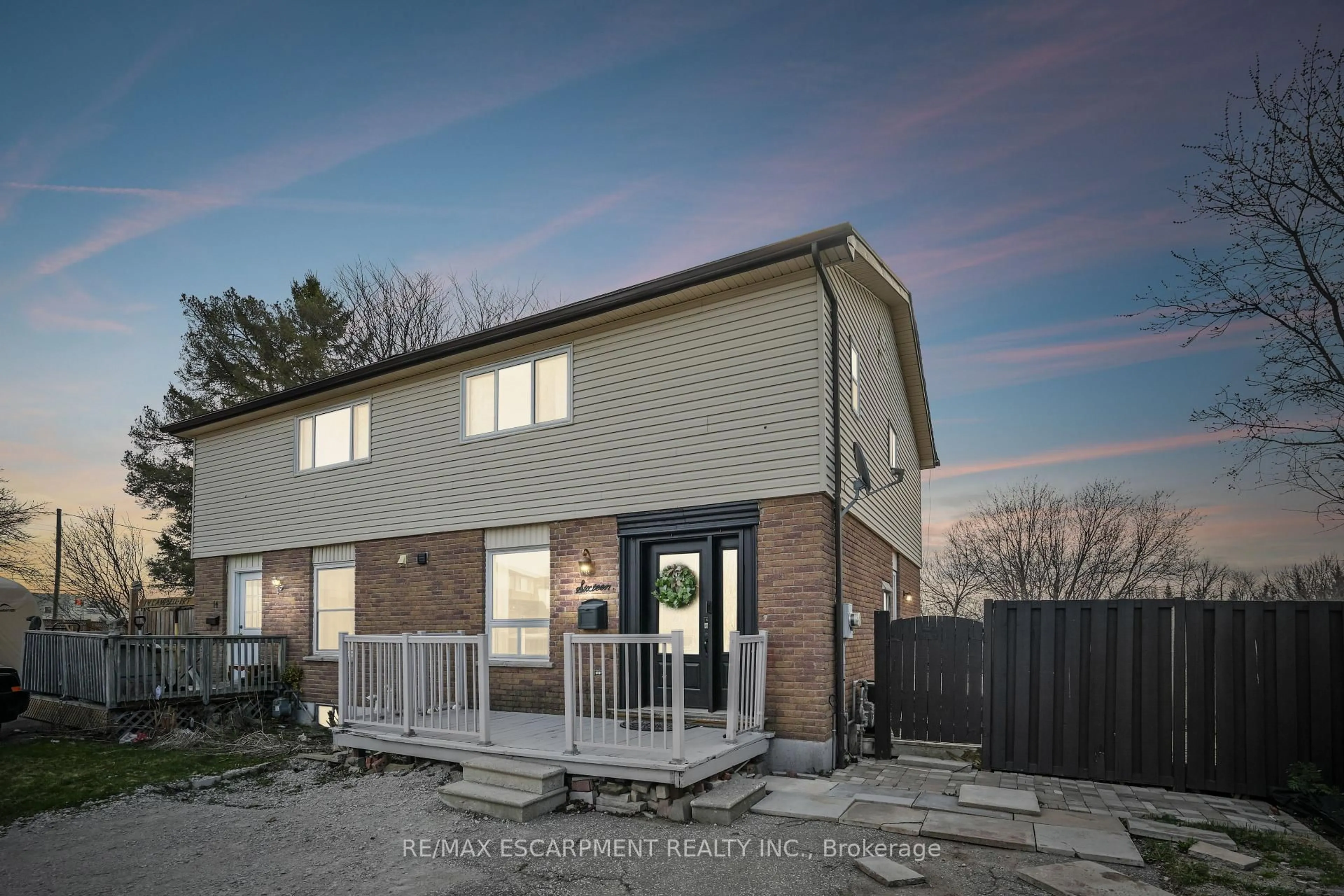 Home with brick exterior material, street for 16 Campbell Crt, Halton Hills Ontario L7J 2V1