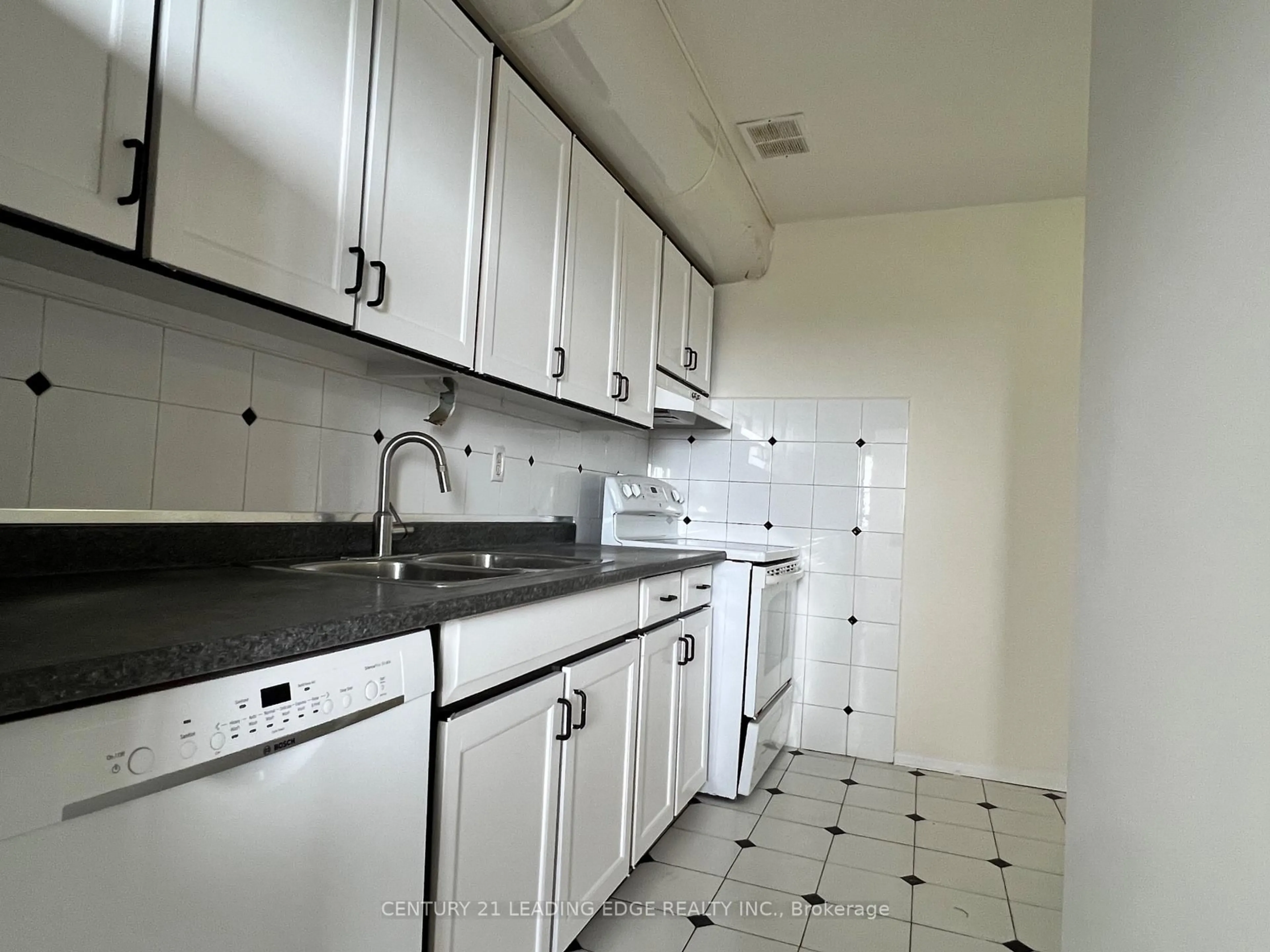 Standard kitchen, ceramic/tile floor for 80 Grandravine Dr #916, Toronto Ontario M3J 1B2