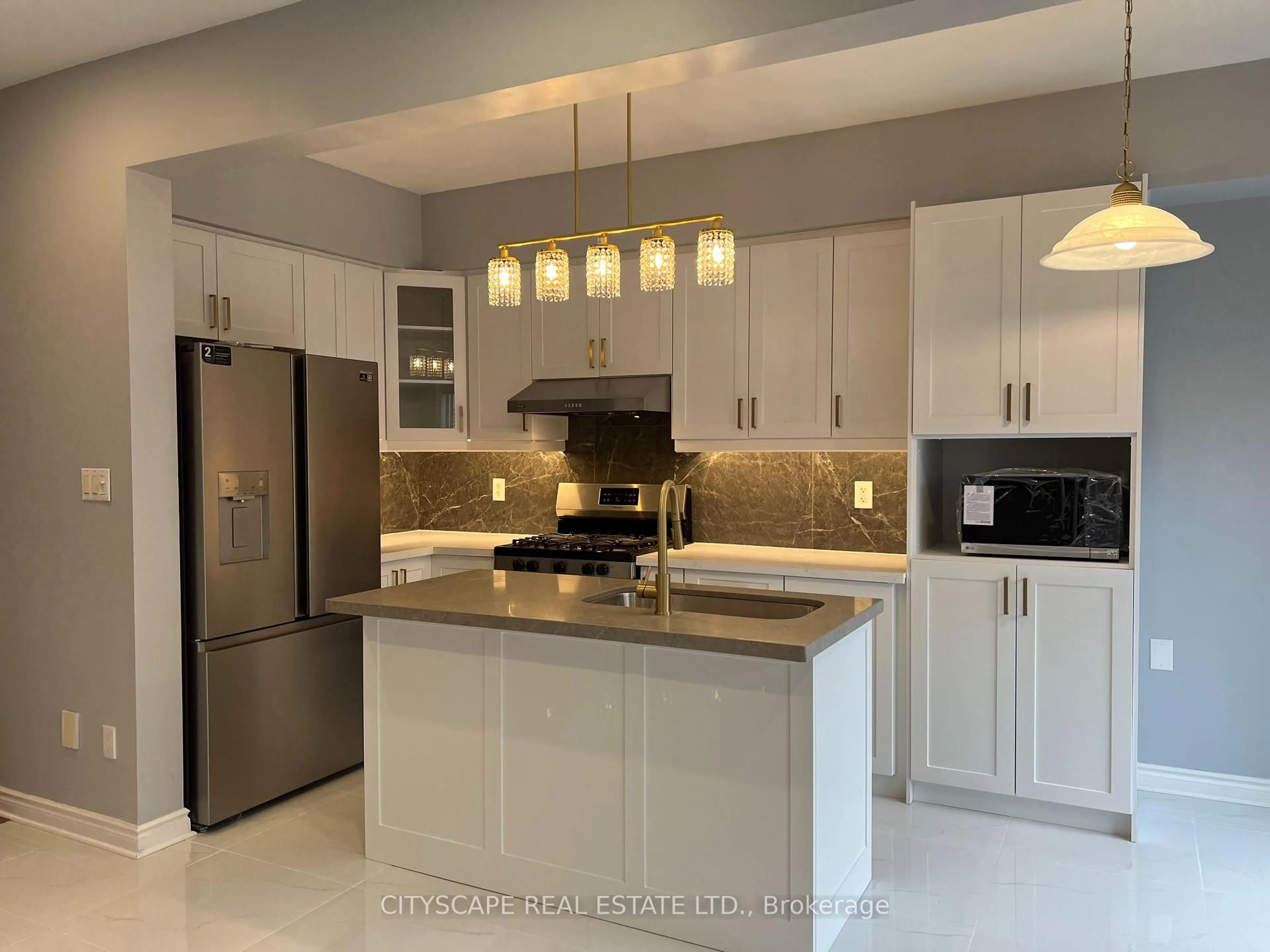 Open concept kitchen, ceramic/tile floor for 79 Breton Ave, Mississauga Ontario L4Z 4K5