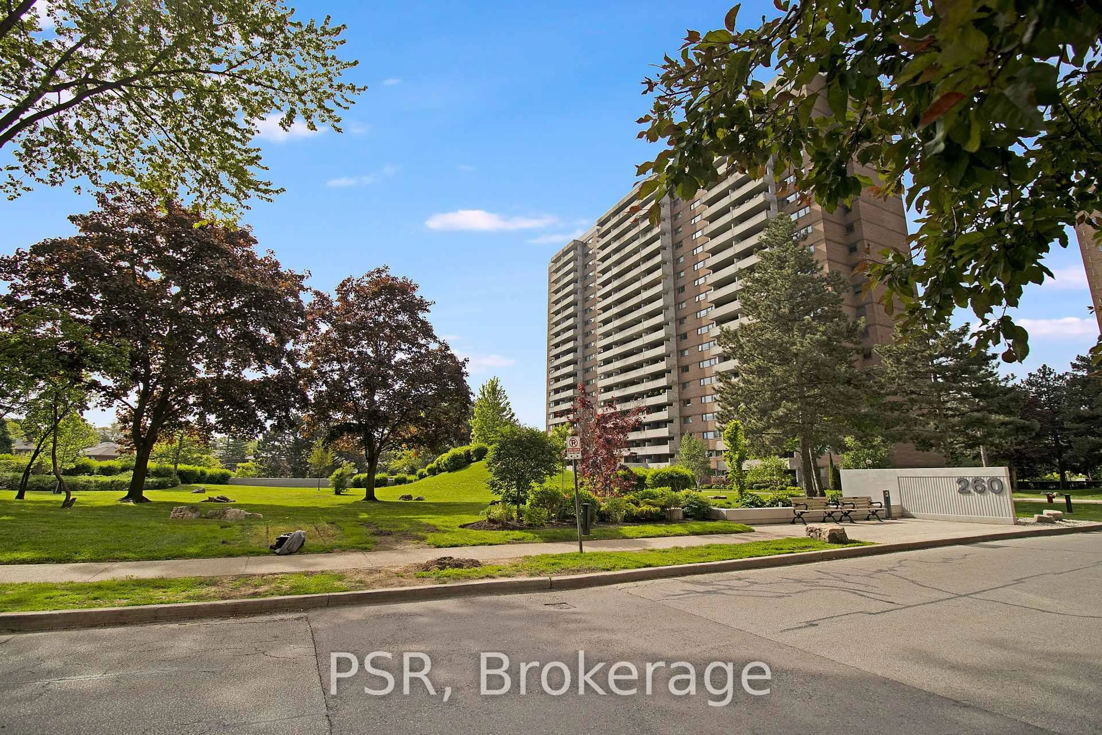 Patio, street for 260 Scarlett Rd #707, Toronto Ontario M6N 4X6