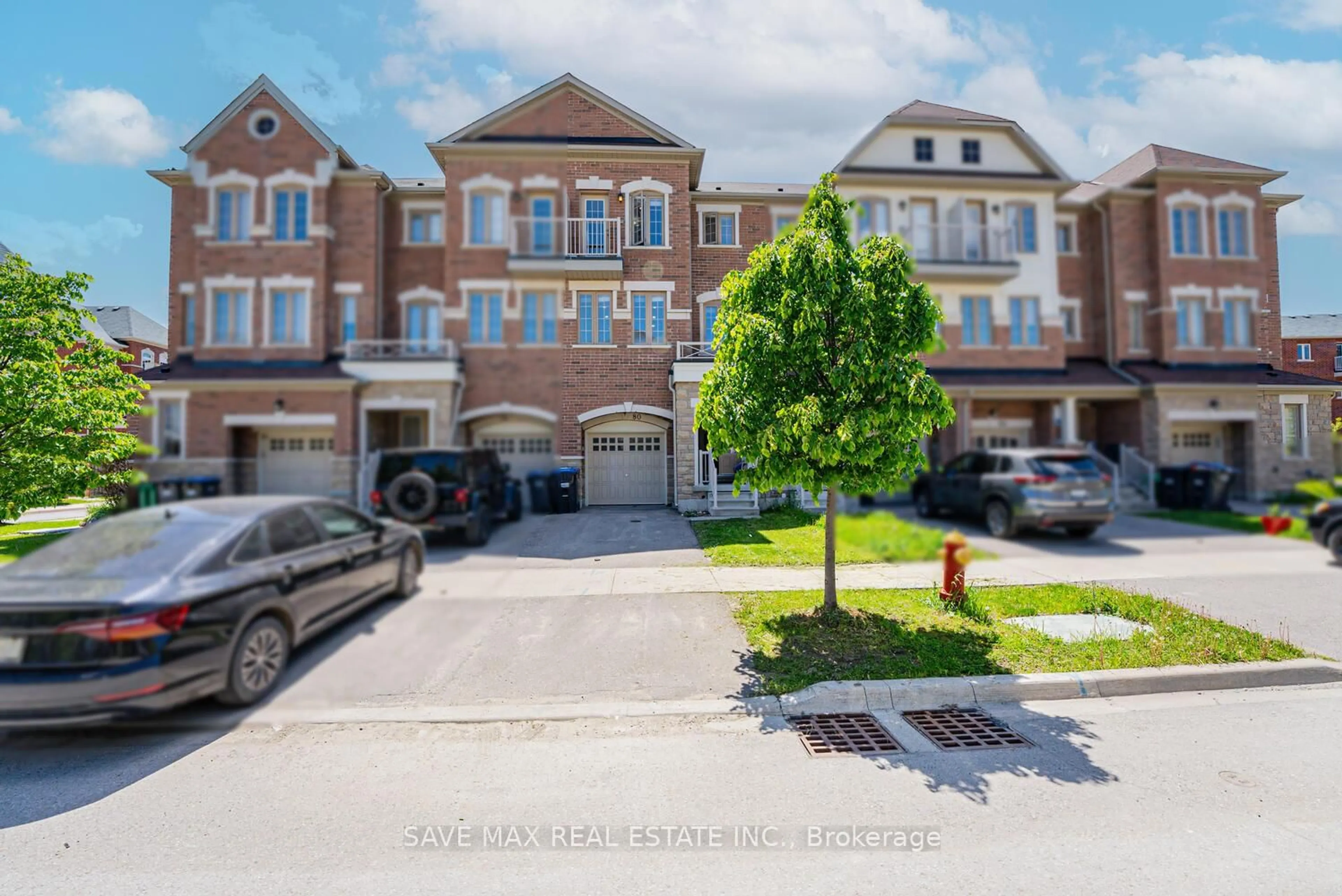 A pic from outside/outdoor area/front of a property/back of a property/a pic from drone, street for 80 New Pines Tr, Brampton Ontario L6Z 0B4