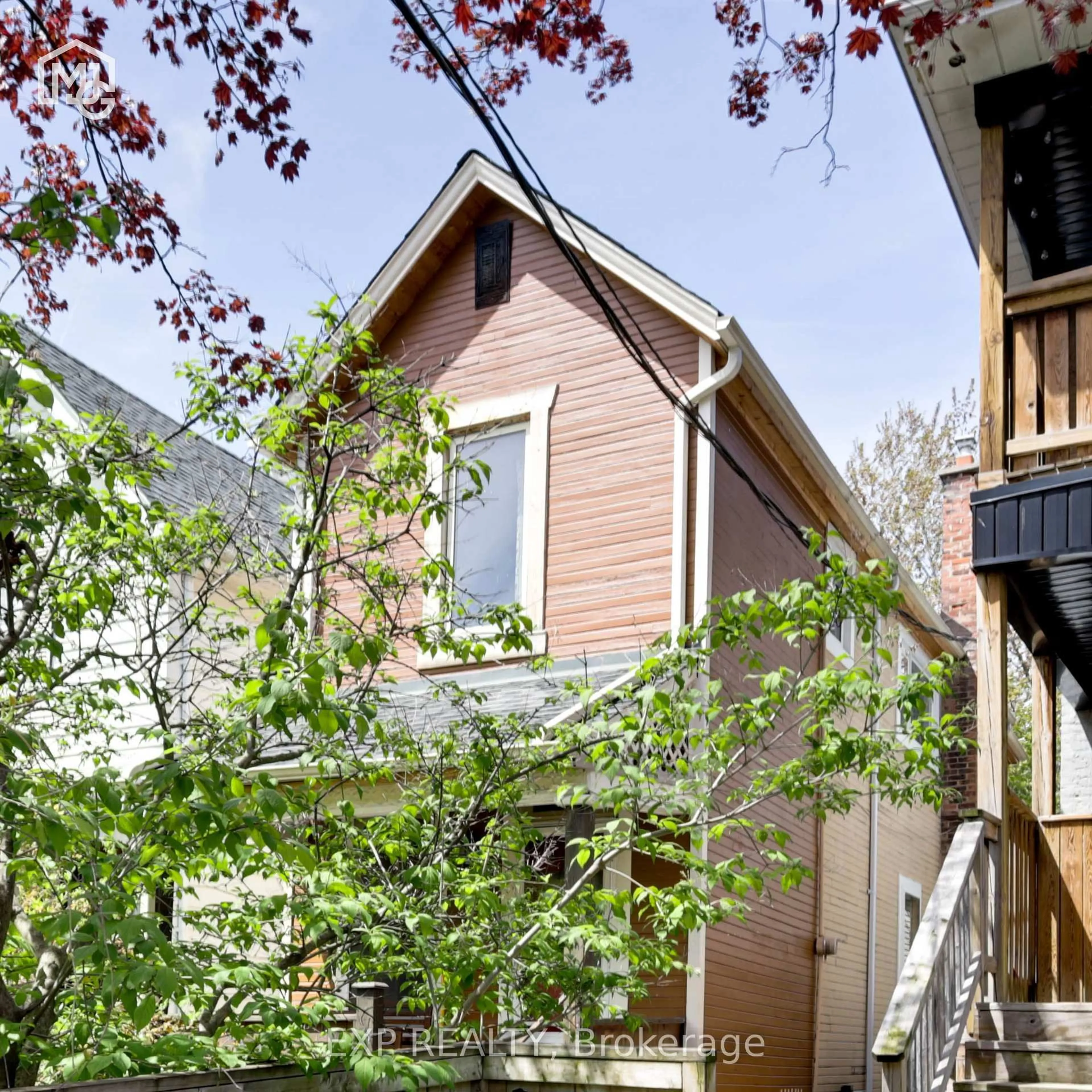 Home with vinyl exterior material, street for 32 Columbus Ave, Toronto Ontario M6R 1S2