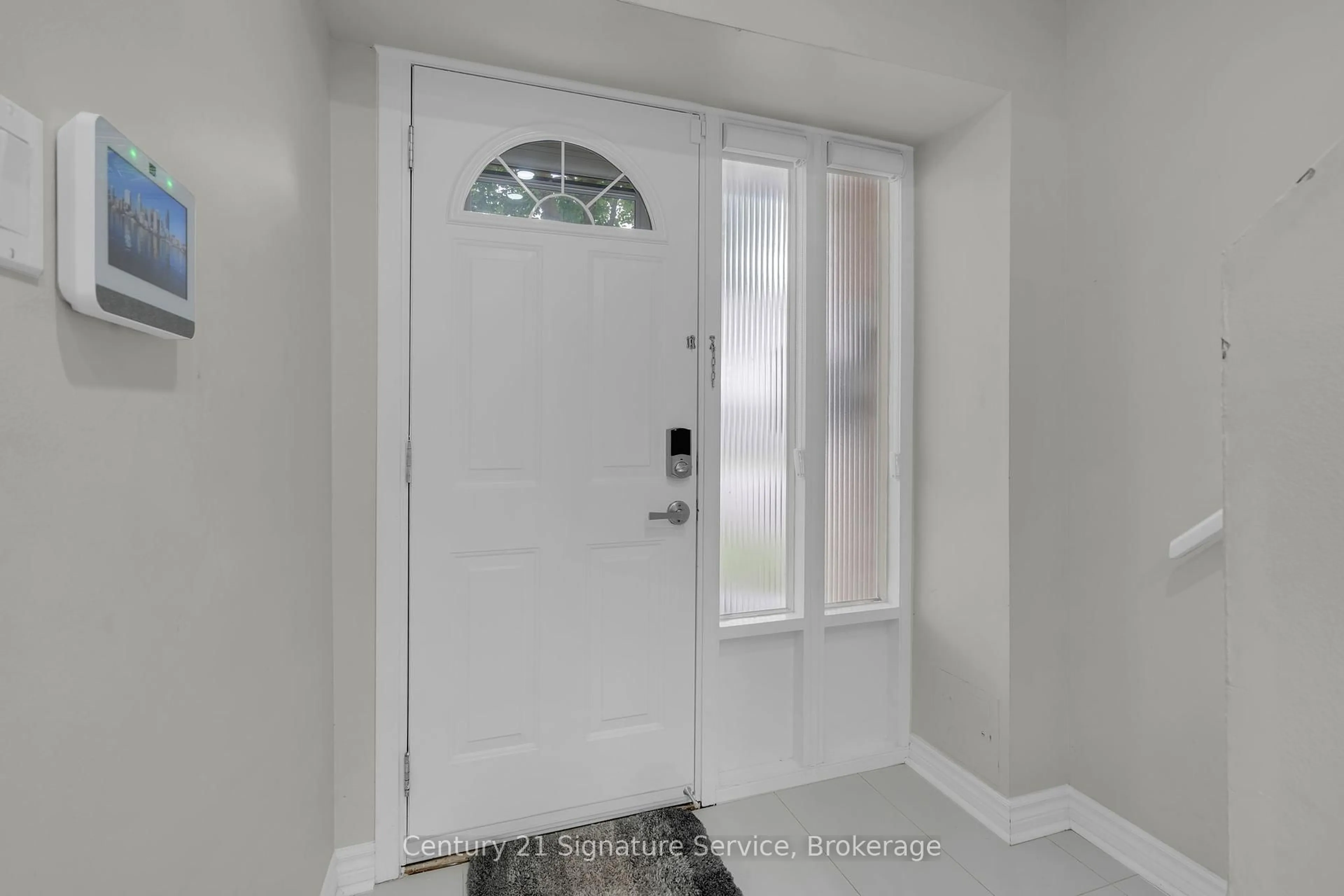 Indoor entryway for 42 Ellis Dr, Brampton Ontario L6T 4C4