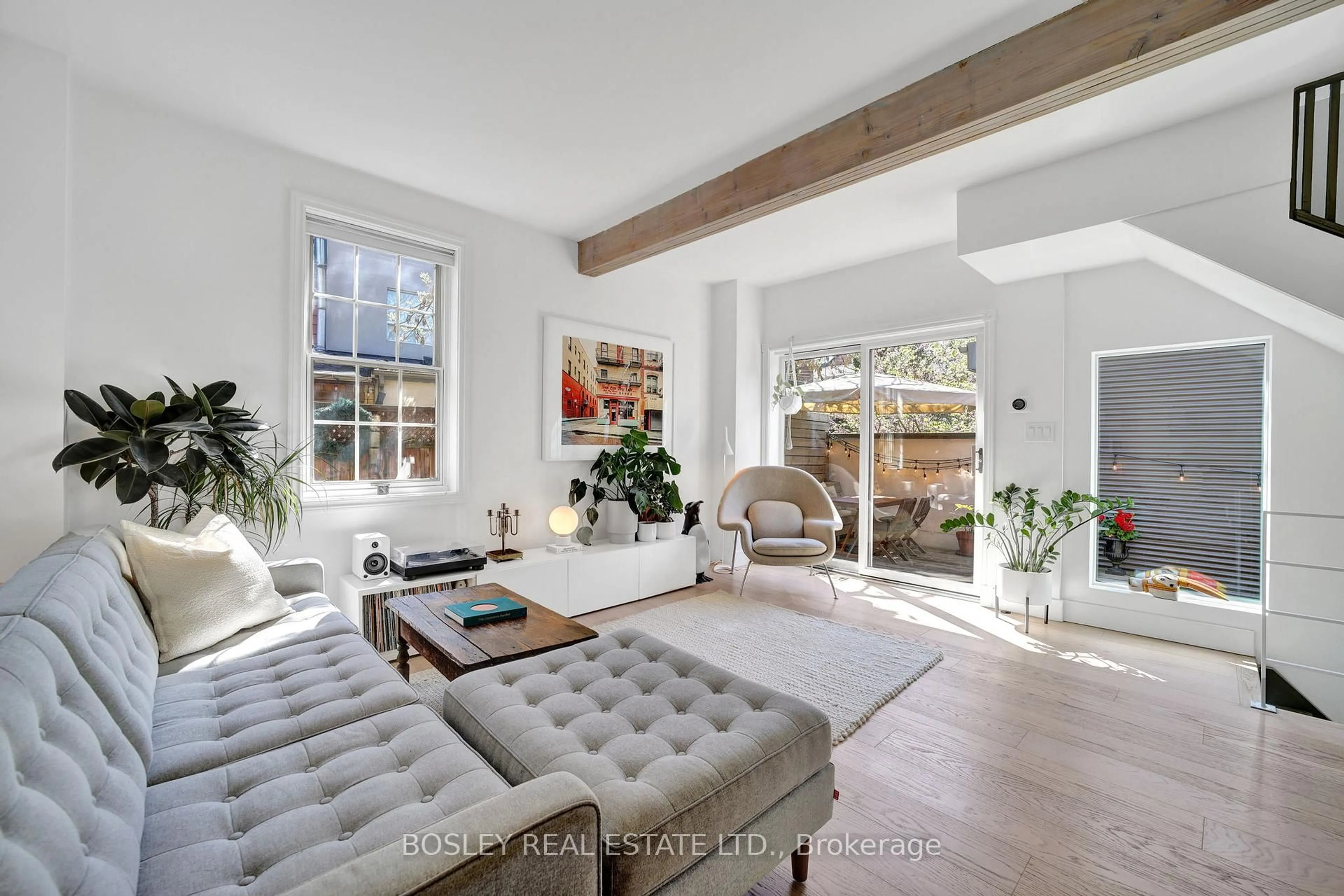 Living room with furniture, unknown for 3 Virtue St, Toronto Ontario M6R 1C1