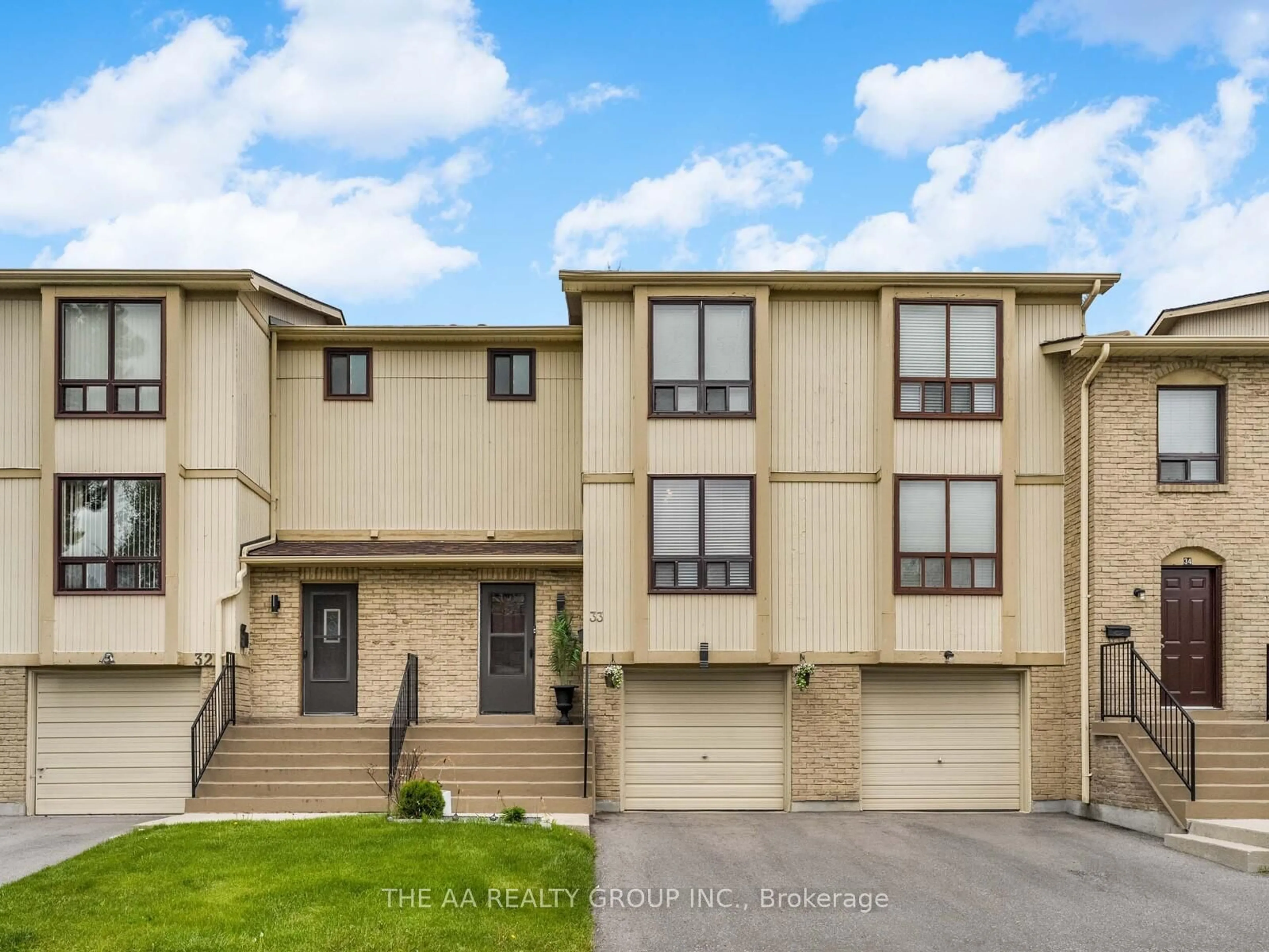 Unknown for 33 Guildford Cres, Brampton Ontario L6S 3K2