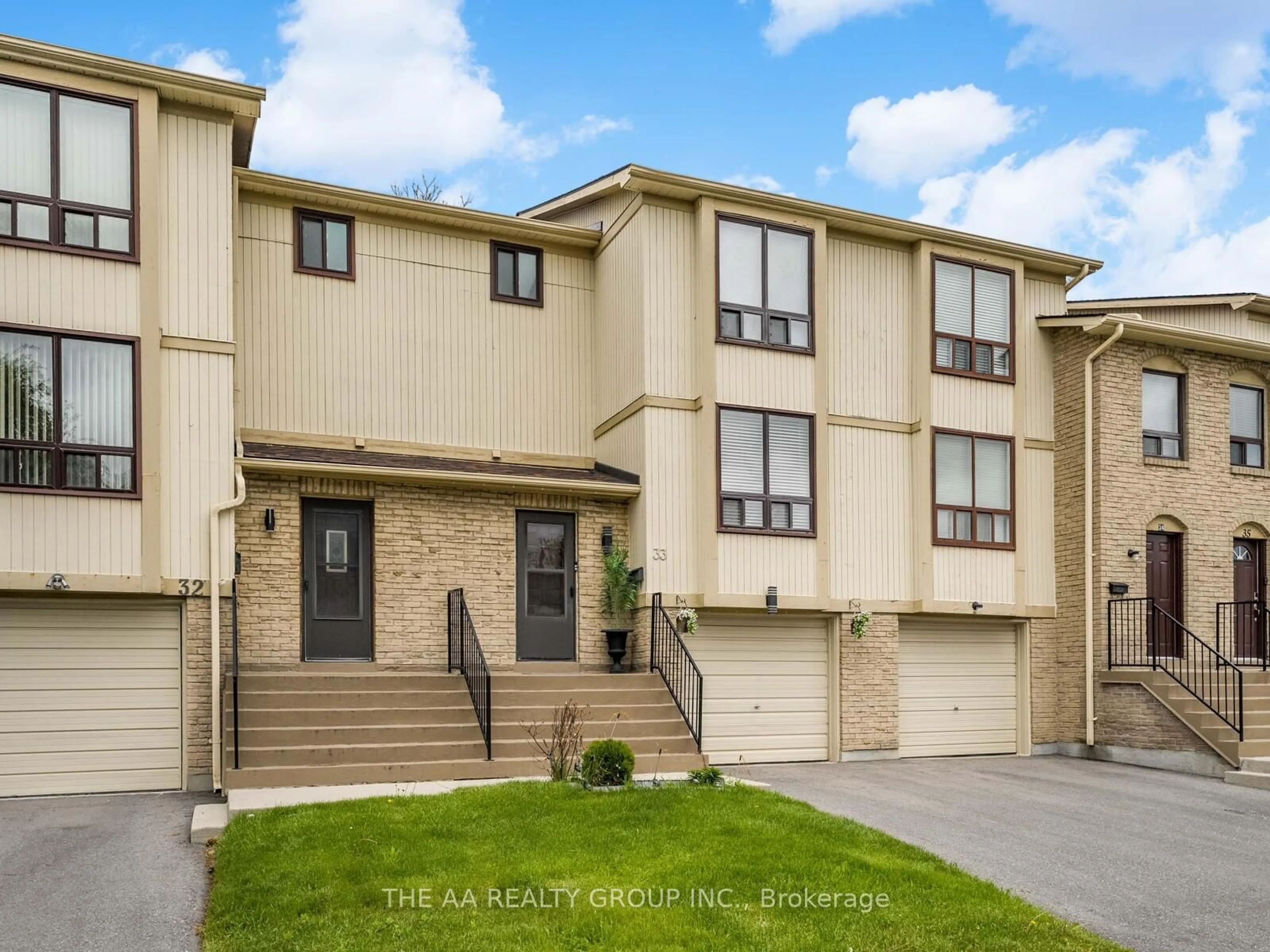 Unknown for 33 Guildford Cres, Brampton Ontario L6S 3K2