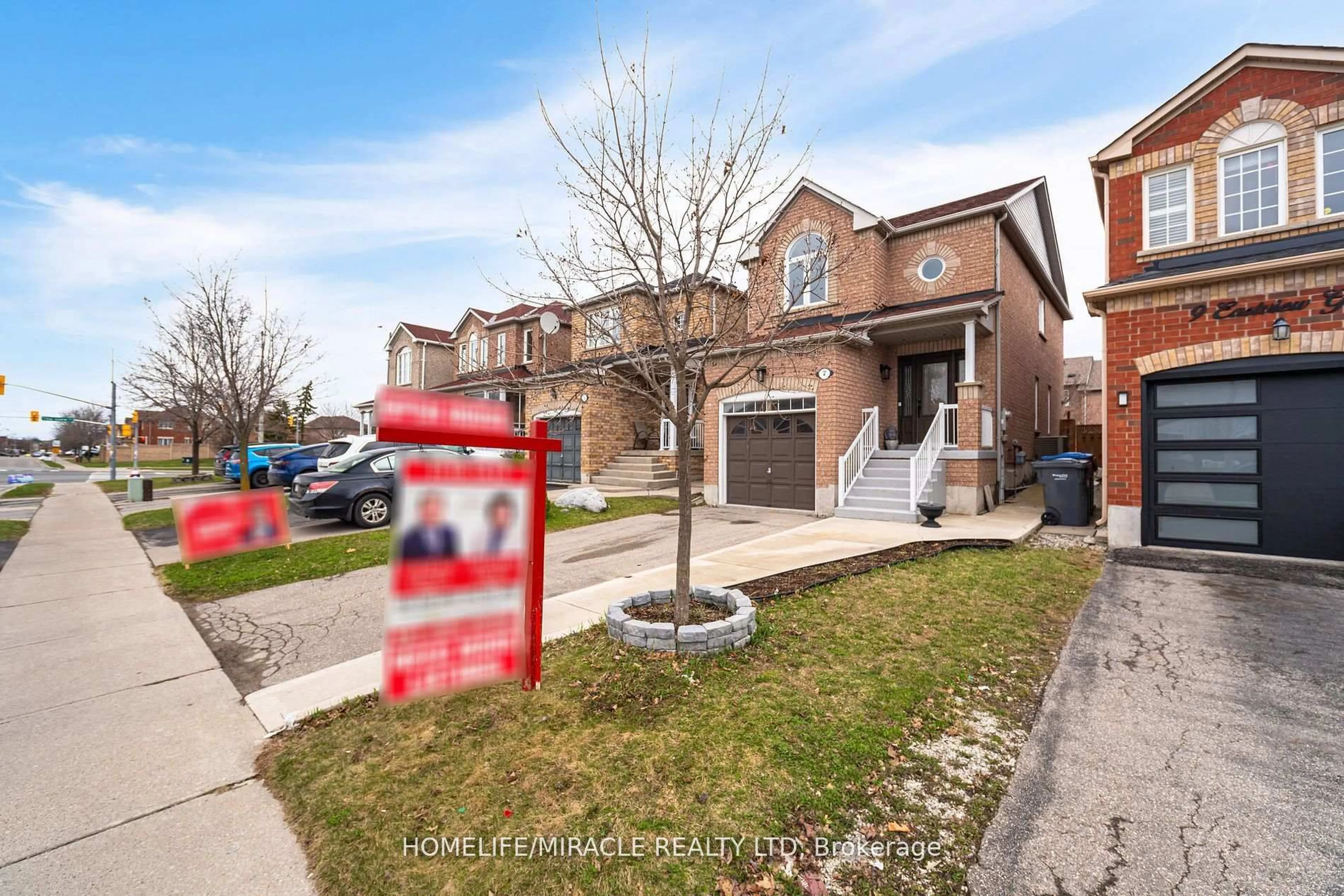 Home with brick exterior material, street for 7 Eastview Gate, Brampton Ontario L6P 1M6
