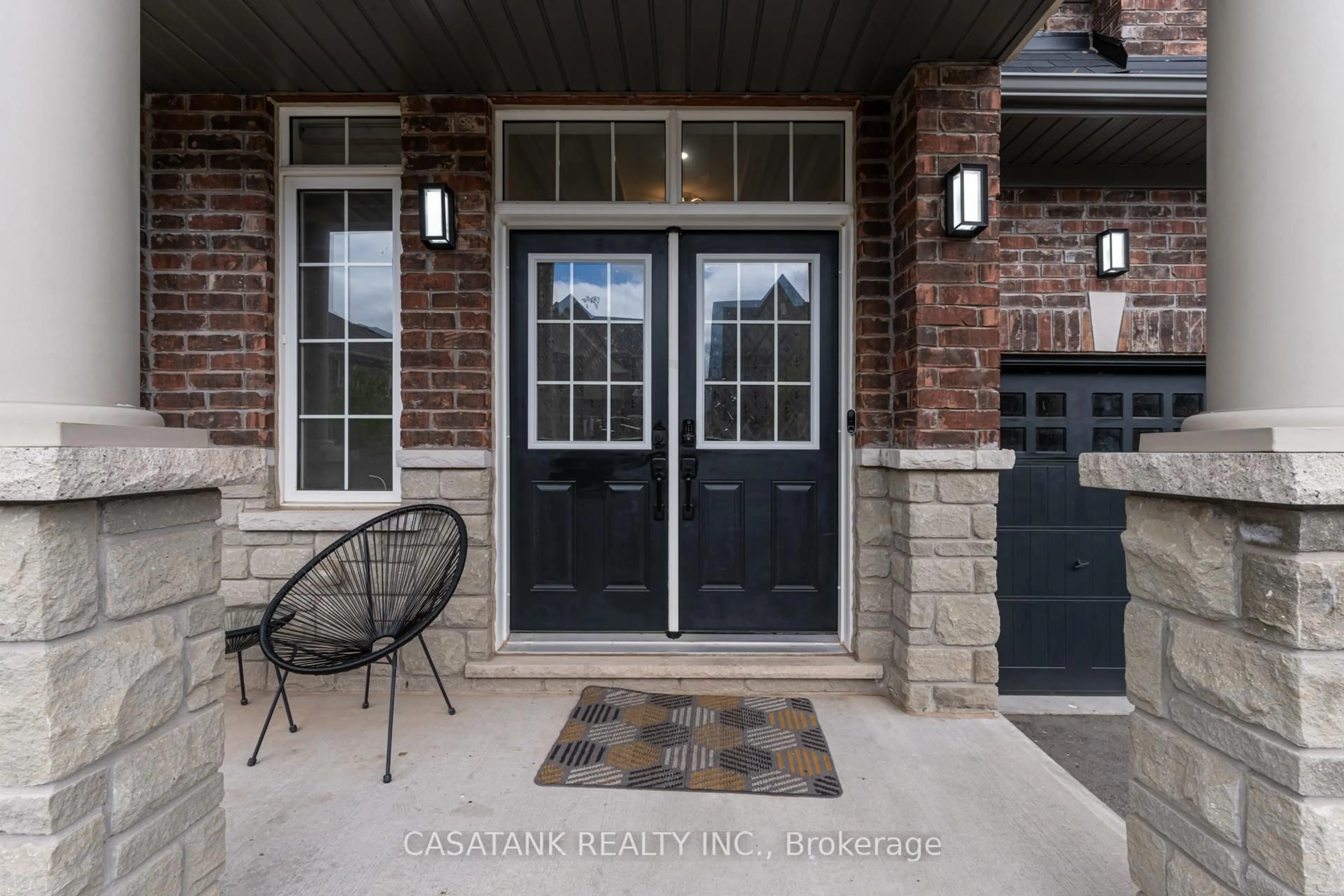 Indoor entryway for 359 North Park Blvd, Oakville Ontario L6M 1P7