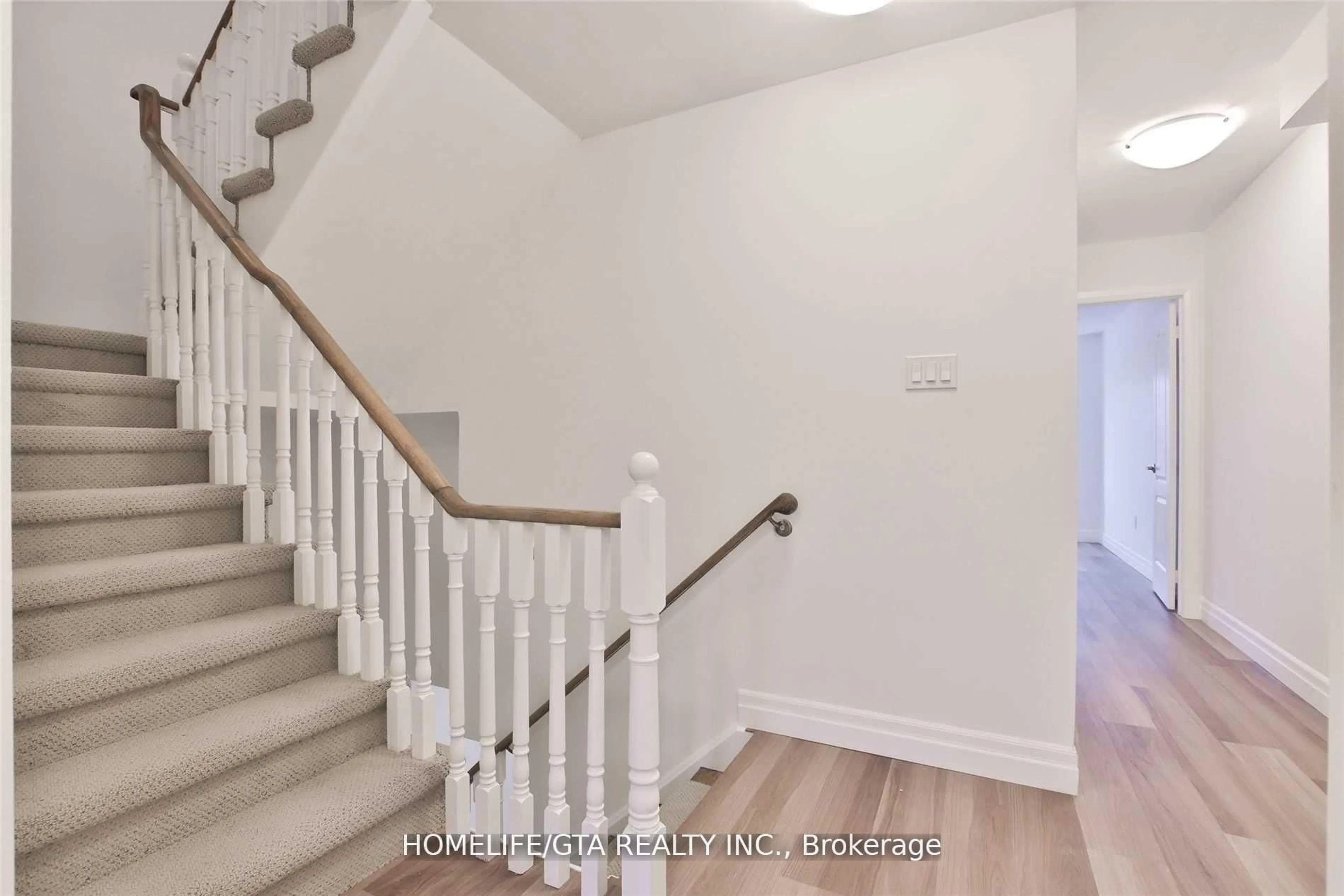 Stairs for 554 Sentinel Rd, Toronto Ontario M3J 3R9