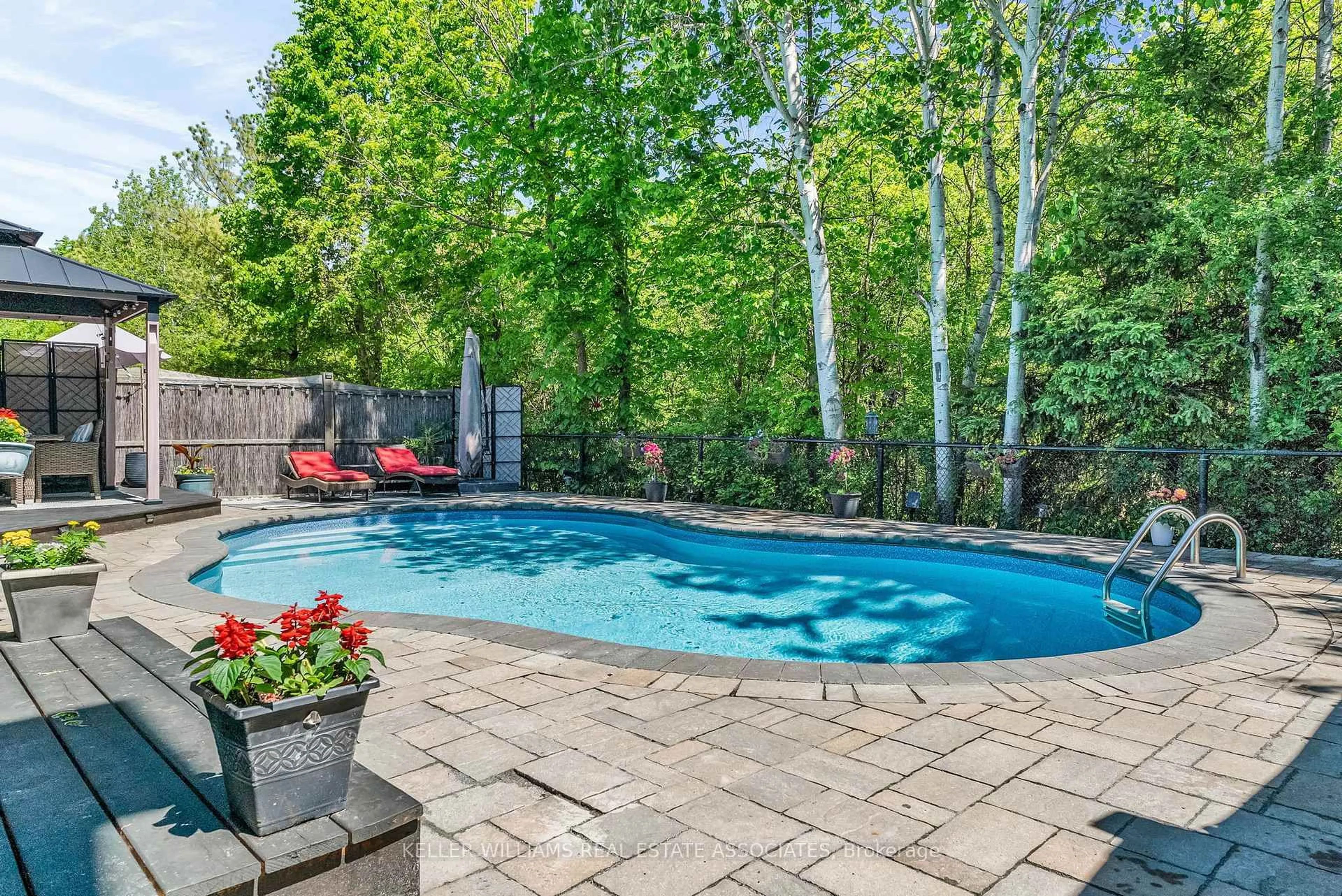 Pool for 273 Duskywing Way, Oakville Ontario L6L 6X5