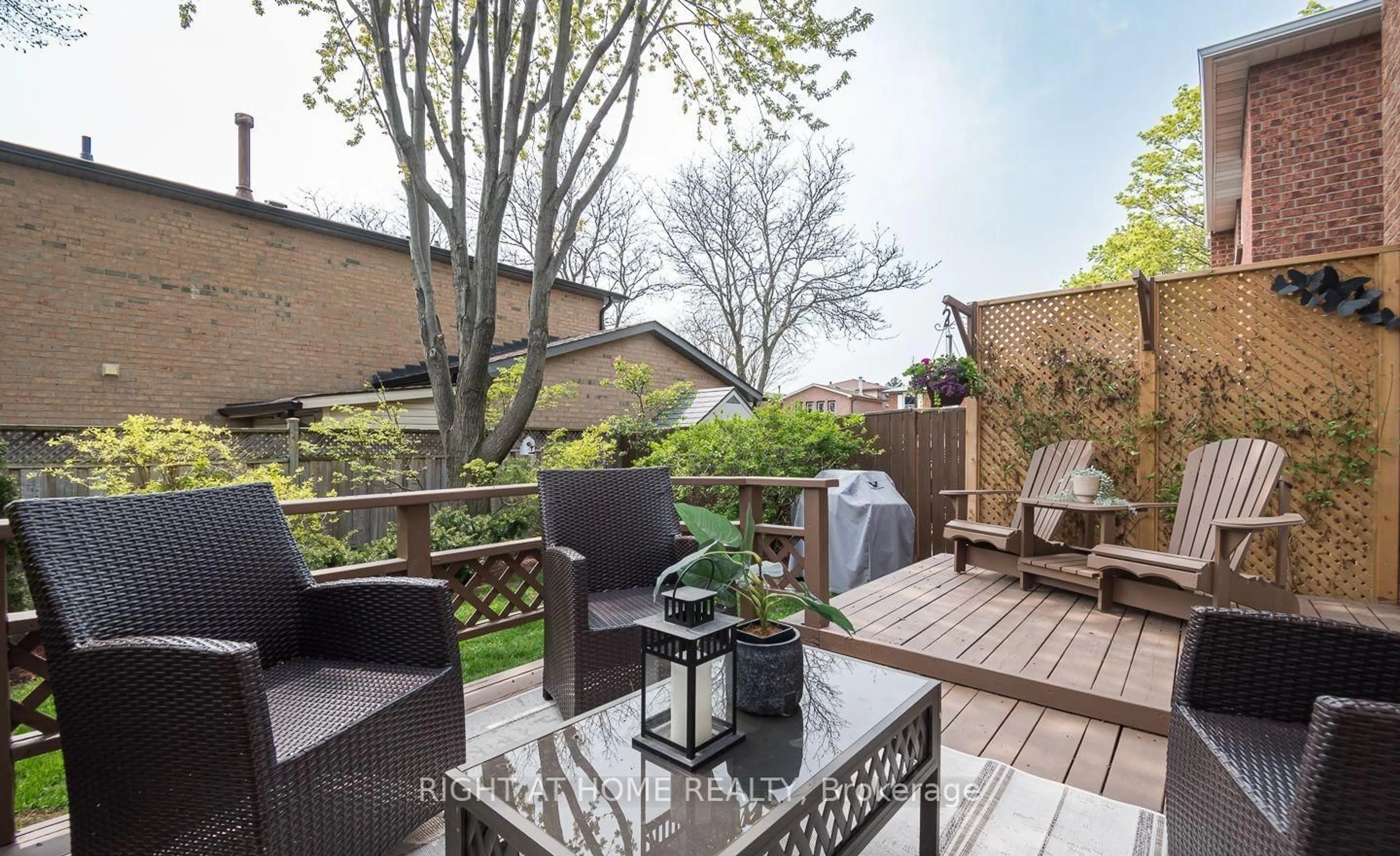 Patio, street for 6772 Dolmage Crt, Mississauga Ontario L5N 4V9