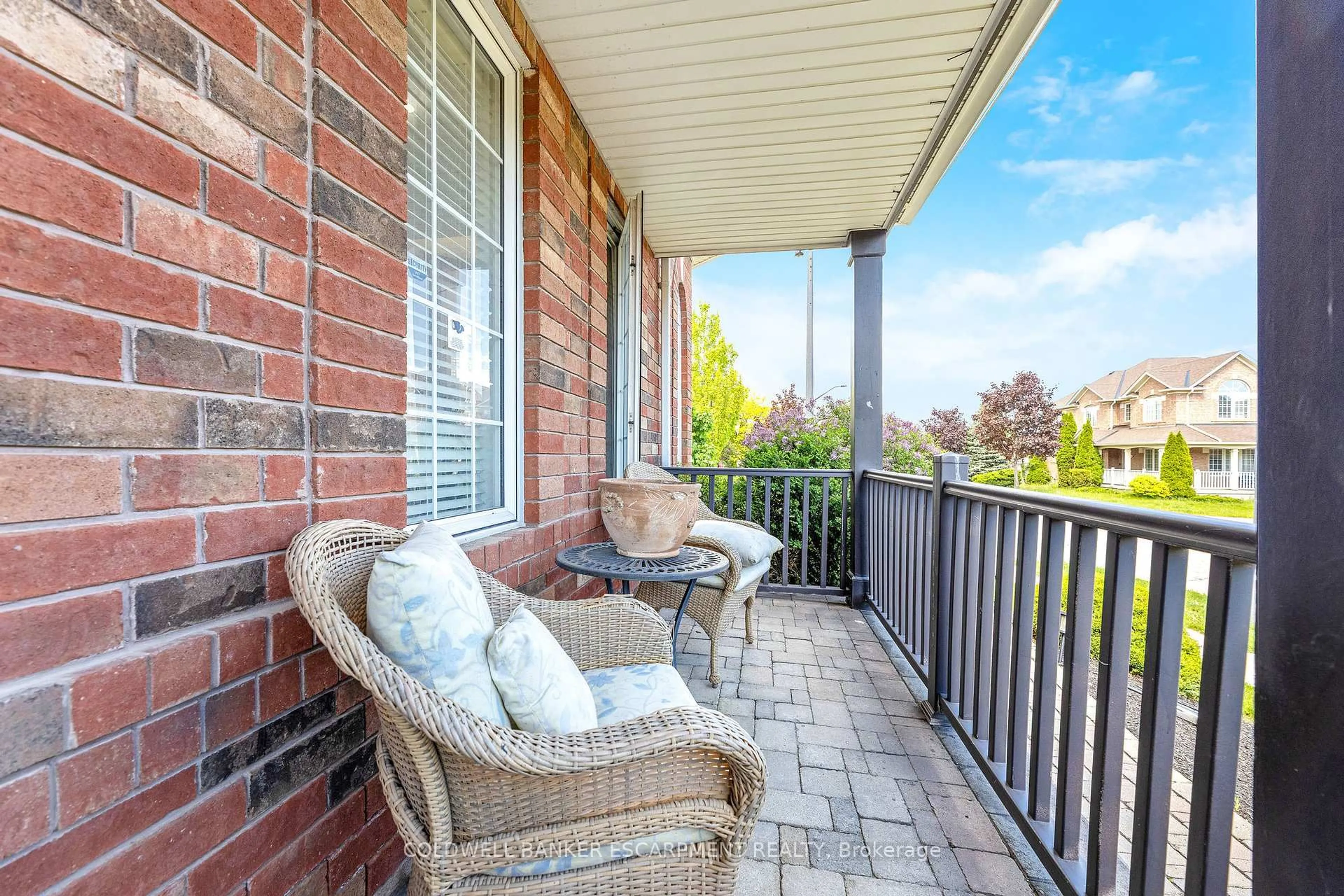 Patio, unknown for 3927 Mayla Dr, Mississauga Ontario L5M 7Y9
