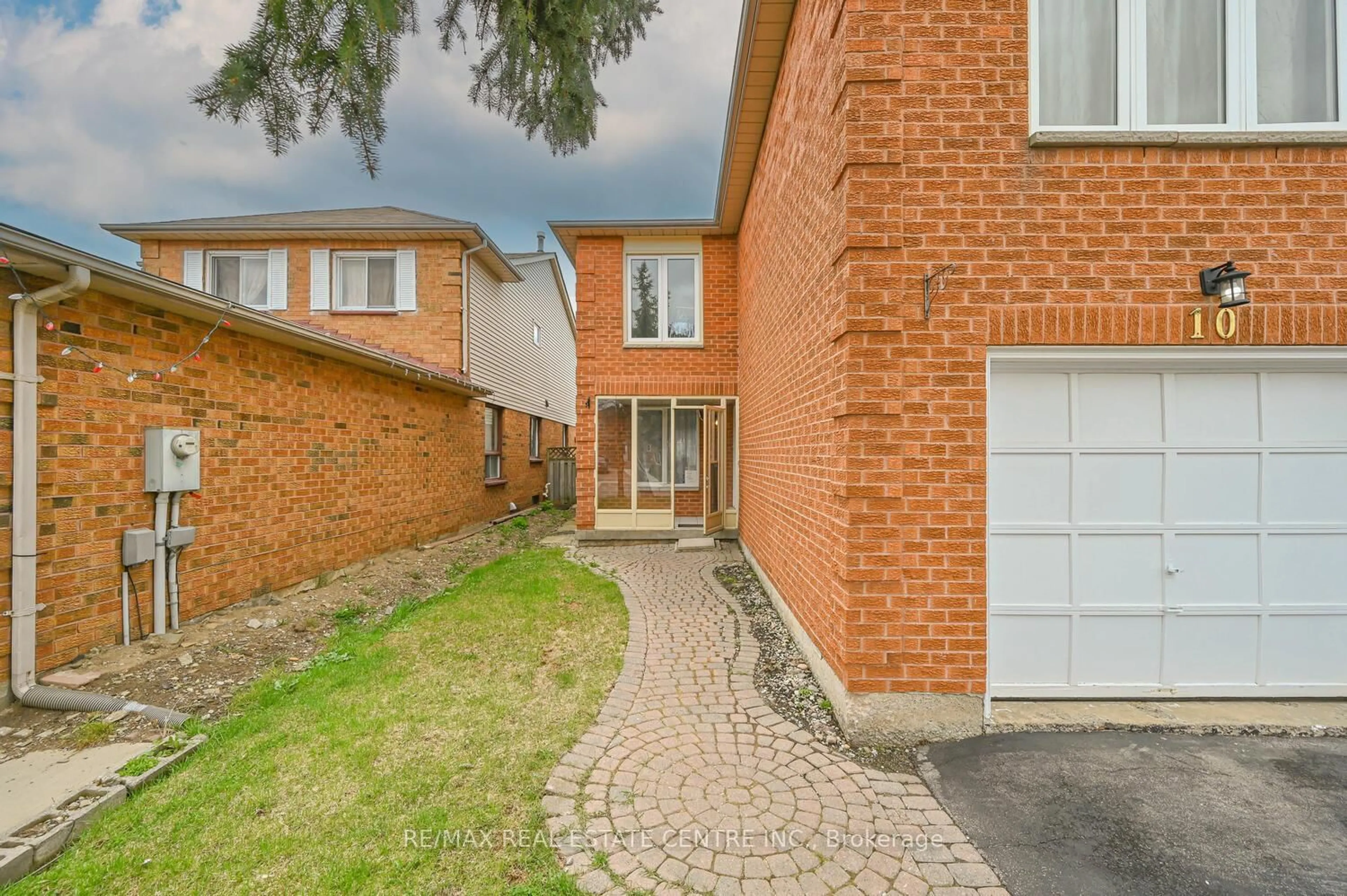 Home with brick exterior material, street for 10 Stalbridge Ave, Brampton Ontario L6Y 4H1