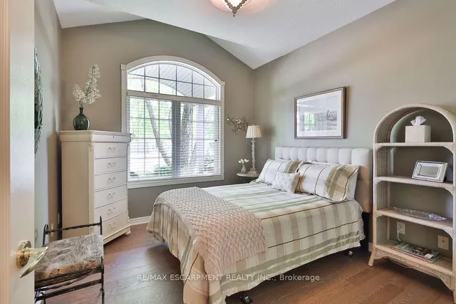 Additional property image - 980 Gorton Ave