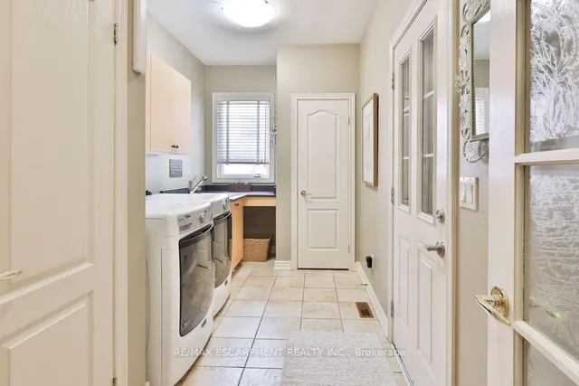 Additional property image - 980 Gorton Ave
