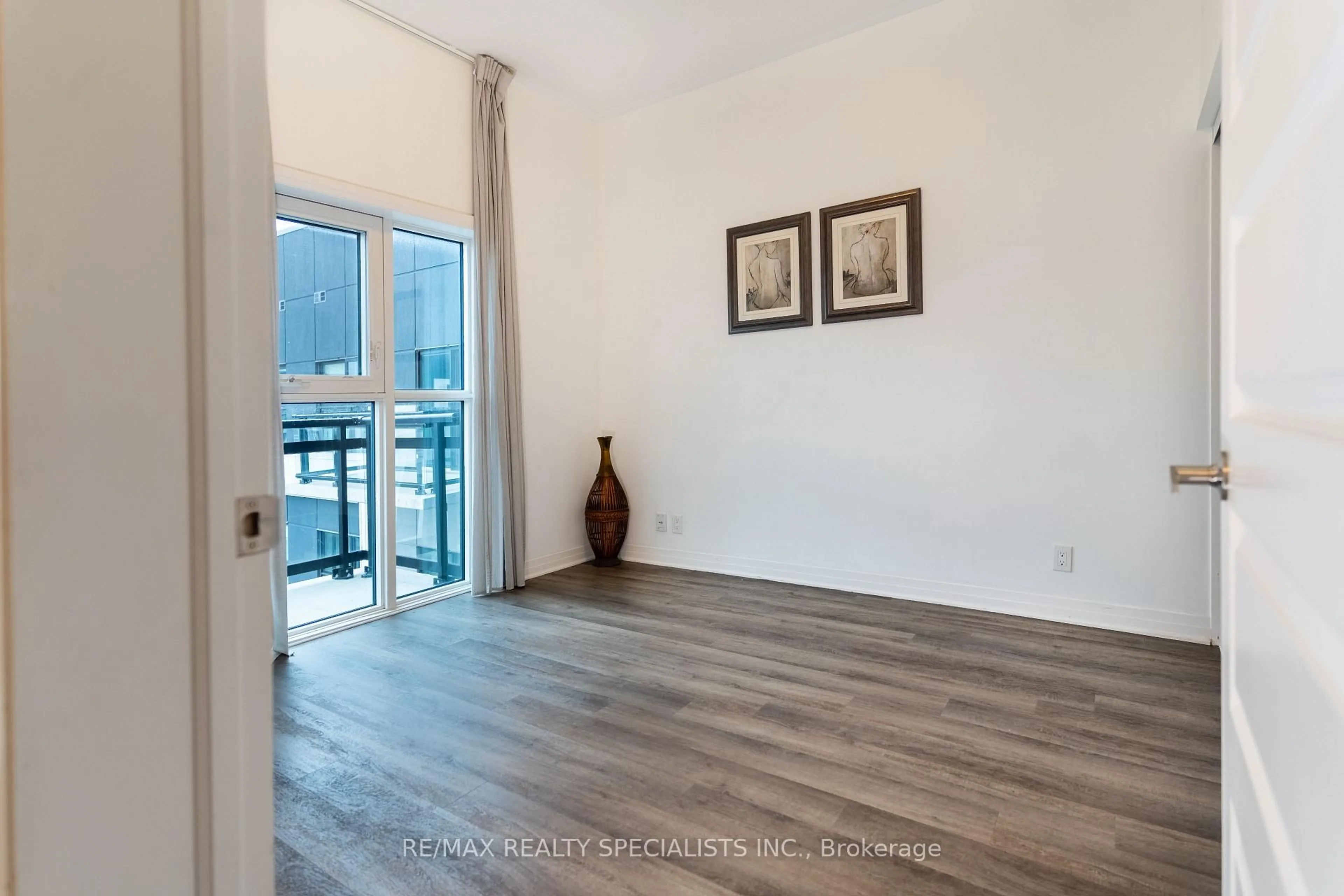 A pic of a room for 102 Grovewood Common #634, Oakville Ontario L6H 0X2