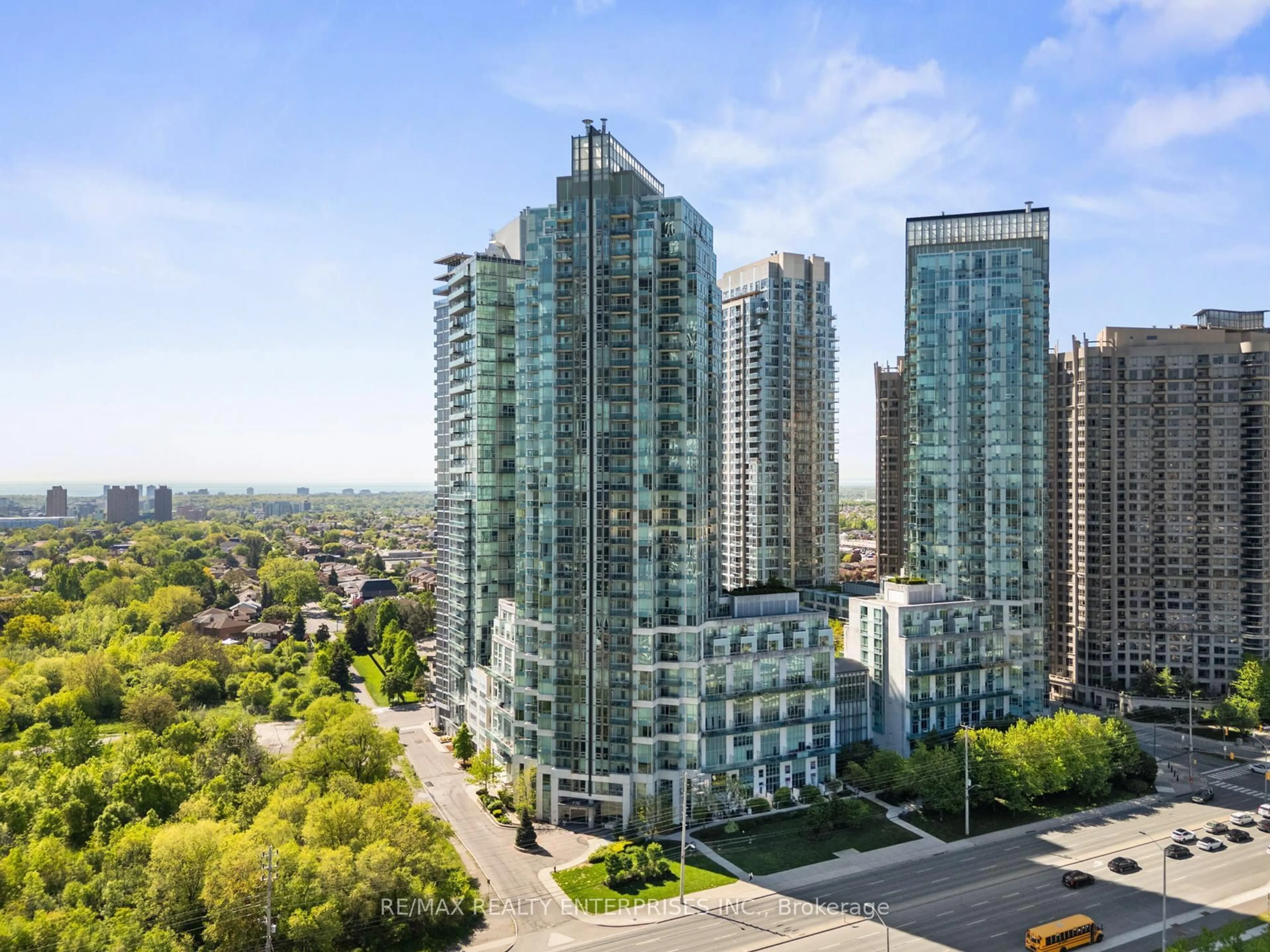 A pic from outside/outdoor area/front of a property/back of a property/a pic from drone, city buildings view from balcony for 220 Burnhamthorpe Rd #916, Mississauga Ontario L5B 4N4