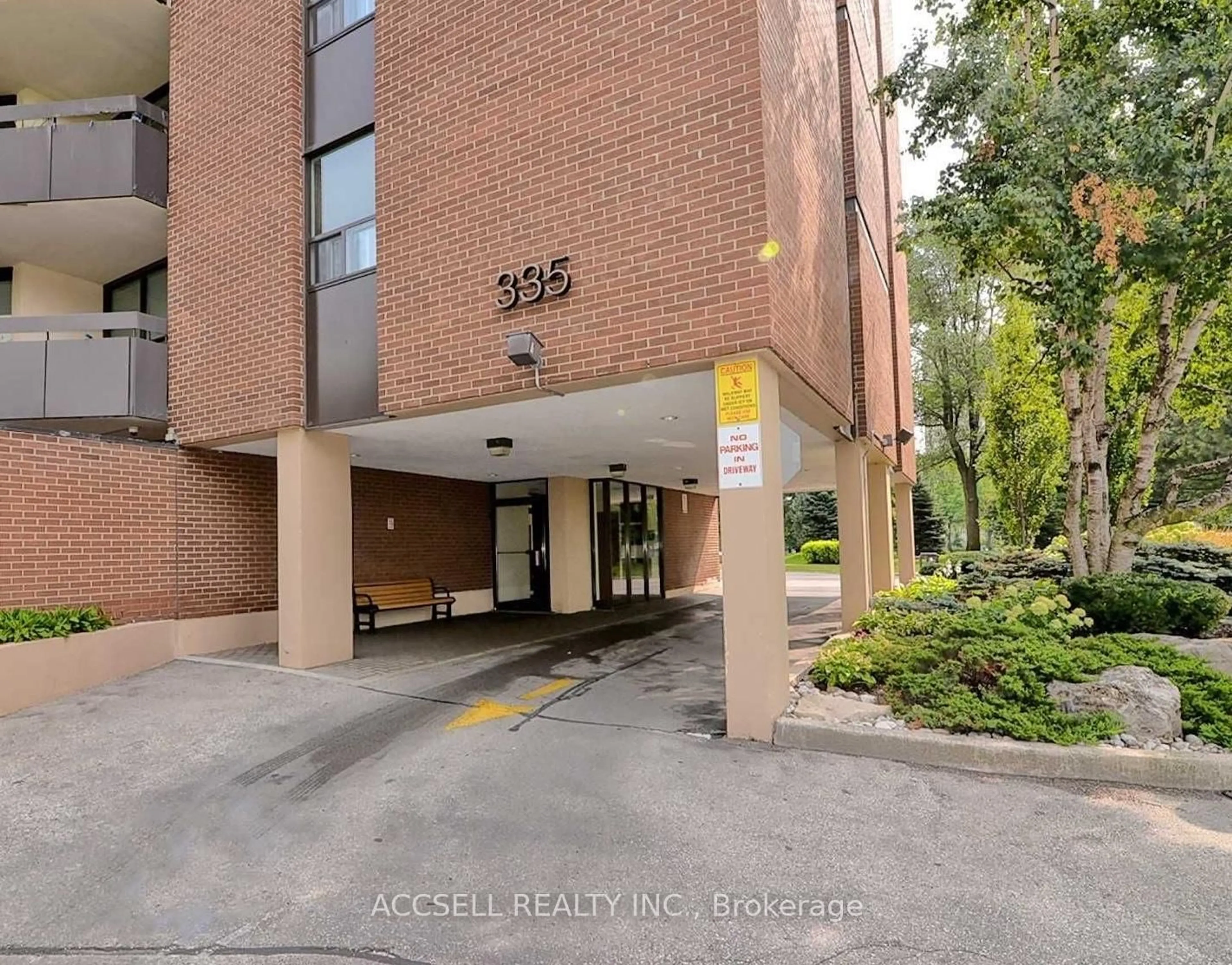 Indoor foyer for 335 Mill Rd #1702, Toronto Ontario M9C 1Y6